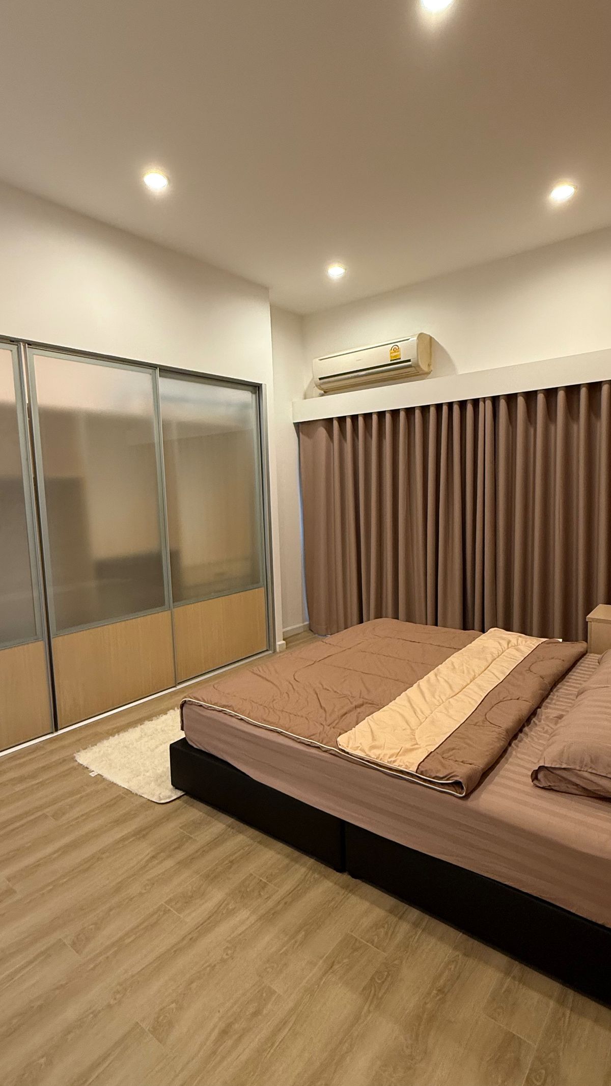 ขายคอนโดสีลม ศาลาแดง บางรัก : ขายคอนโด ติดโรงเรียนเซนโยเซฟ ติด BTS ศาลาแดง