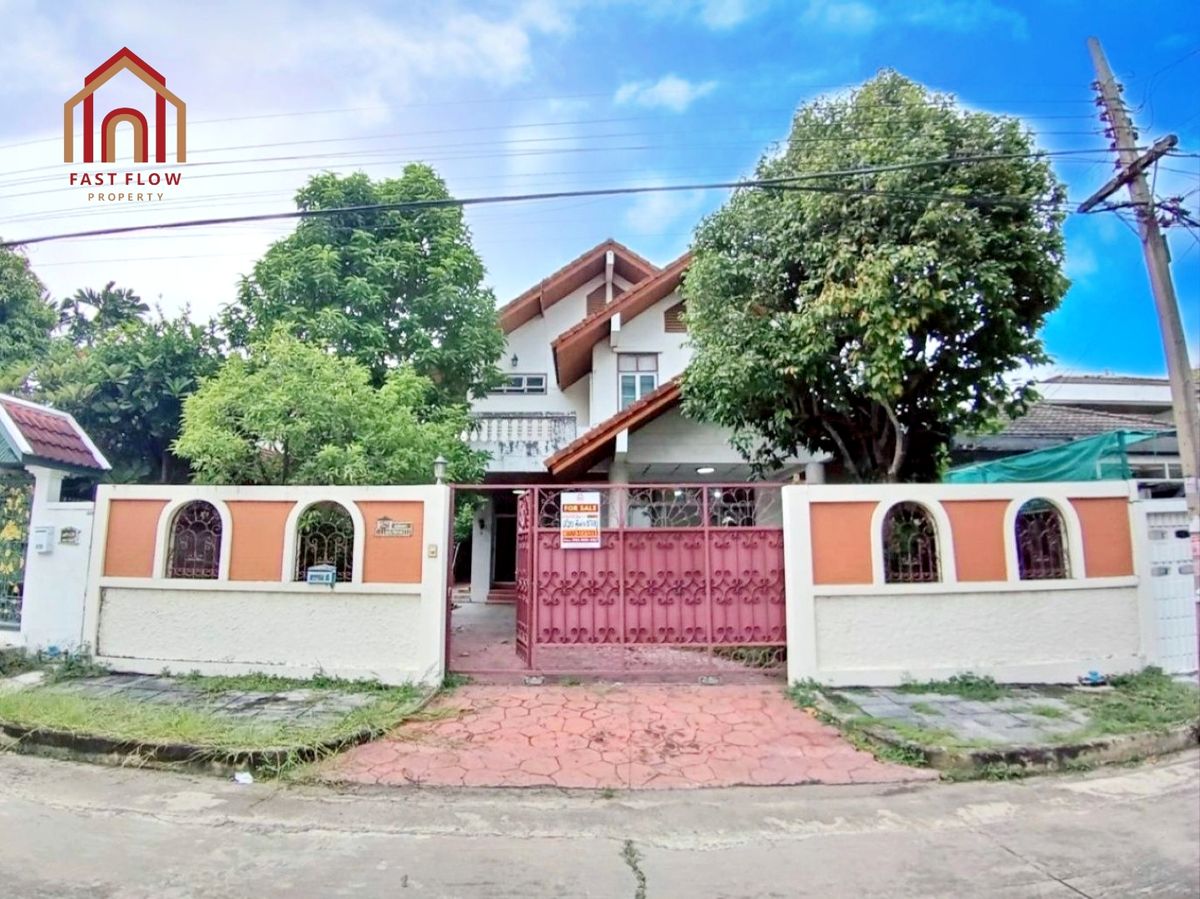 For SaleHouseChaengwatana, Muangthong : Two-story detached house for sale, 75 sq wah, Muang Thong Thani, Project 5, Soi 2. Custom-built house with a sturdy structure, near the Government Complex and delicious restaurants, Chaeng Watthana-Pak Kret Road, 33 Bond Street, PNG.
