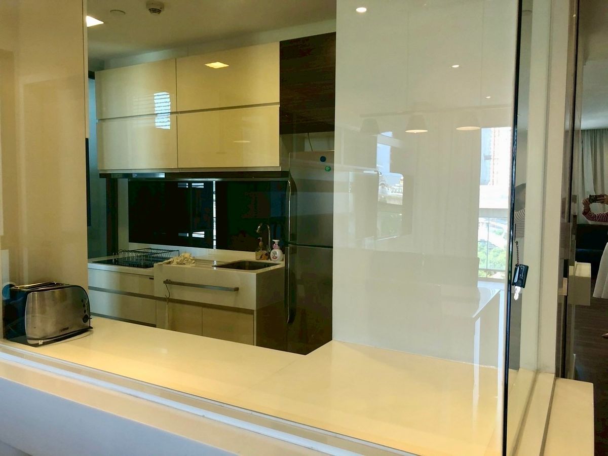 For RentCondoOnnut, Udomsuk : 🔥 For Rent the Room Sukhumvit 62 (Swimming Pool view room) next to BTS Punnawithi 0 meters.