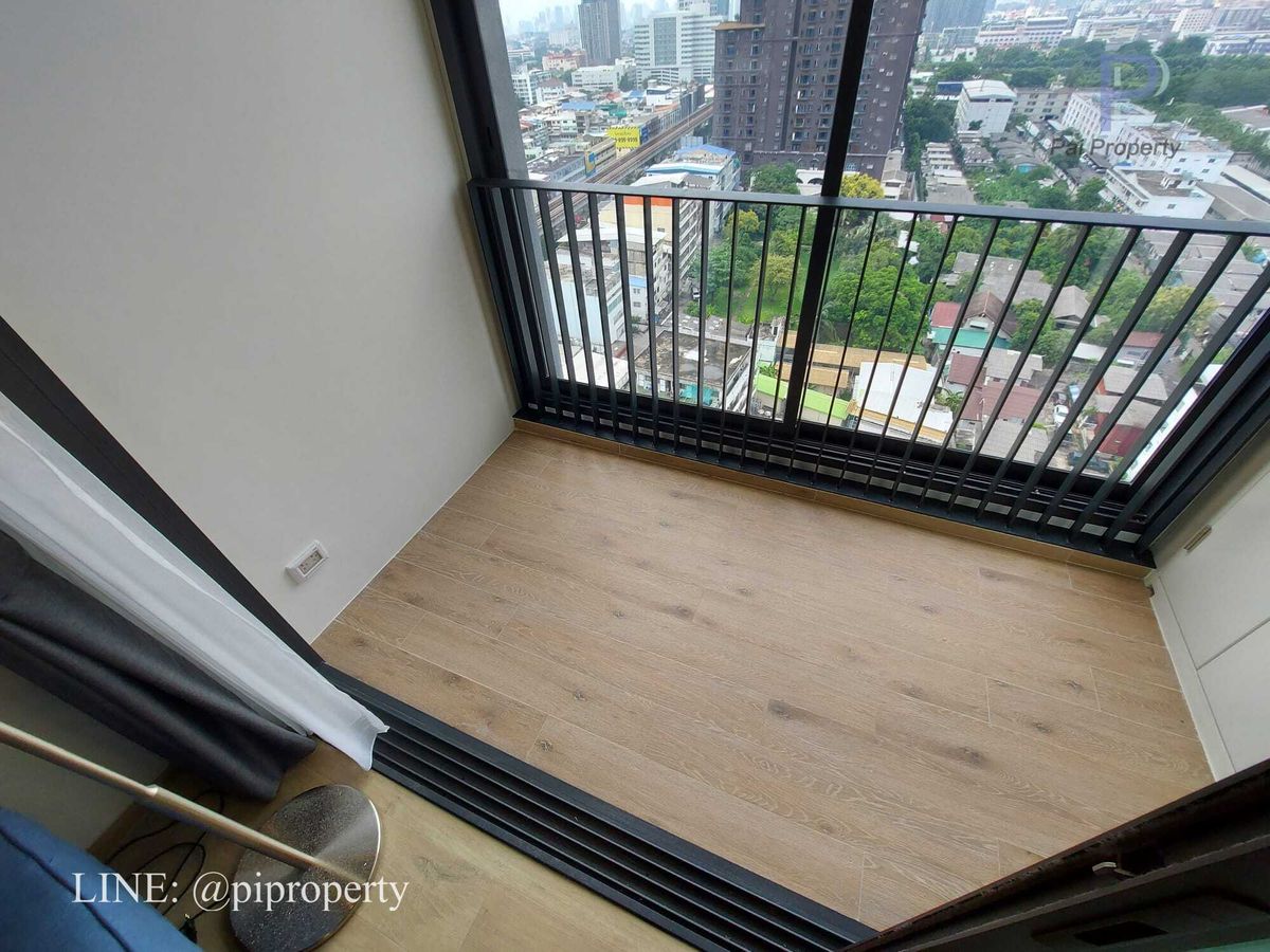 For SaleCondoOnnut, Udomsuk : Discover a fantastic opportunity to own a profitable asset in one of Bangkok's most dynamic neighborhoods. This stylish condo unit at QUINN Sukhumvit 101 offers not just a great home, but a smart investment with a proven rental income.