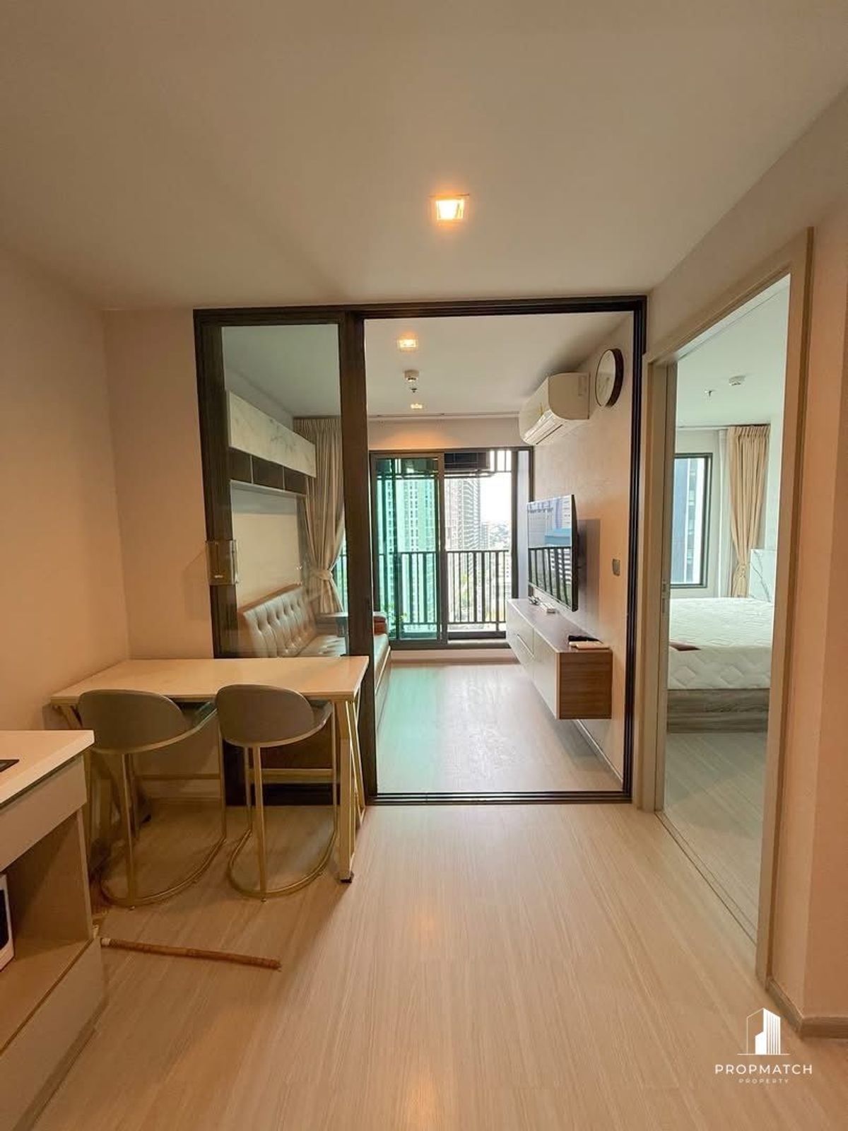 For RentCondoLadprao, Central Ladprao : ✨Flash Deal ✨Life Ladprao (1Bed 1Bath 35.98SQM.) Completely decorated !! Only 19,000 baht per month Tel.0981315848 @PropMatch