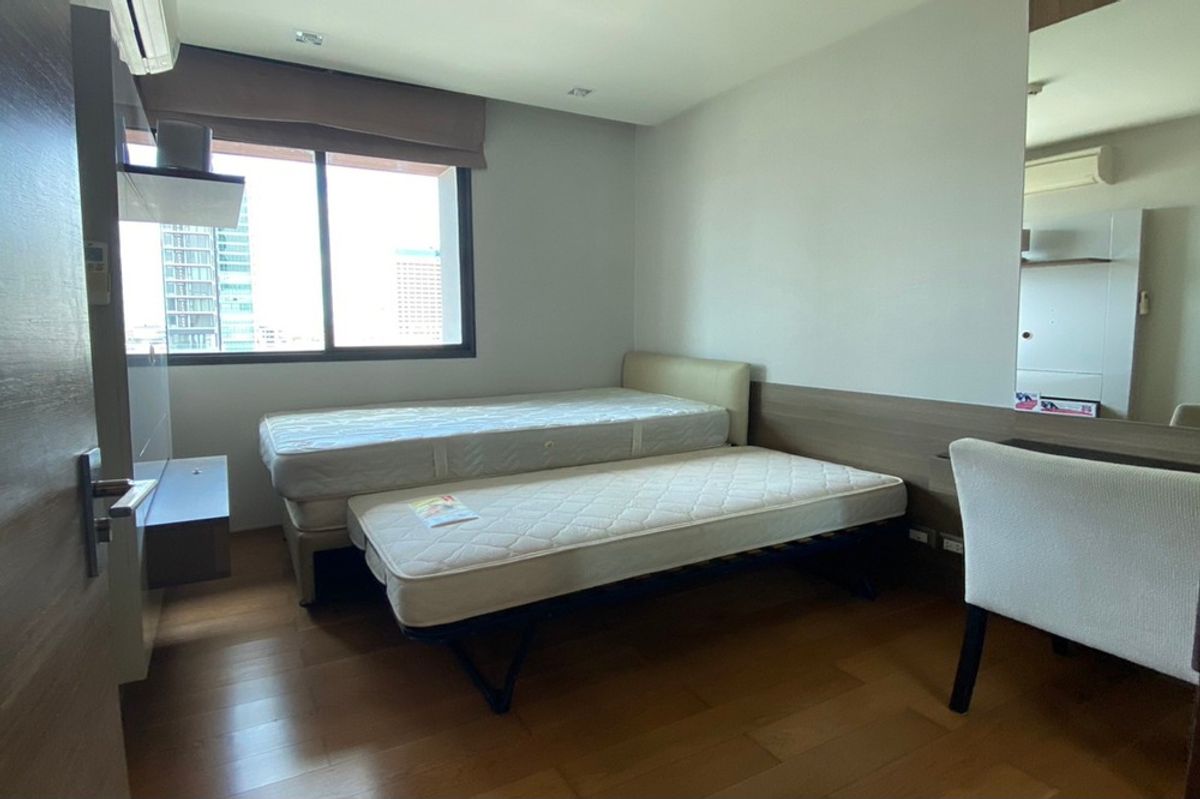 ขายคอนโดสาทร นราธิวาส : 🔥 ขายพร้อมผู้เช่า !! ห้องทิศตะวันออก, ชั้นสูง 11++, ห้องหายาก!! 🔥 Code C20221201405..........The Address Sathorn, 2 ห้องนอน, 2 ห้องน้ำ, แต่งครบ, ราคาพิเศษ!!📣📣