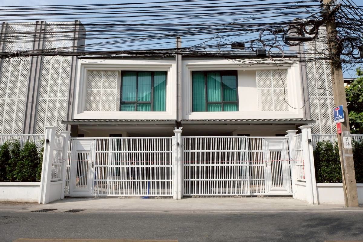 ให้เช่าทาวน์โฮมสุขุมวิท อโศก ทองหล่อ : For Rent - TownHouse Sukhumvit 49/13 ( 3 bed 3 bath) Near Phrome Phong