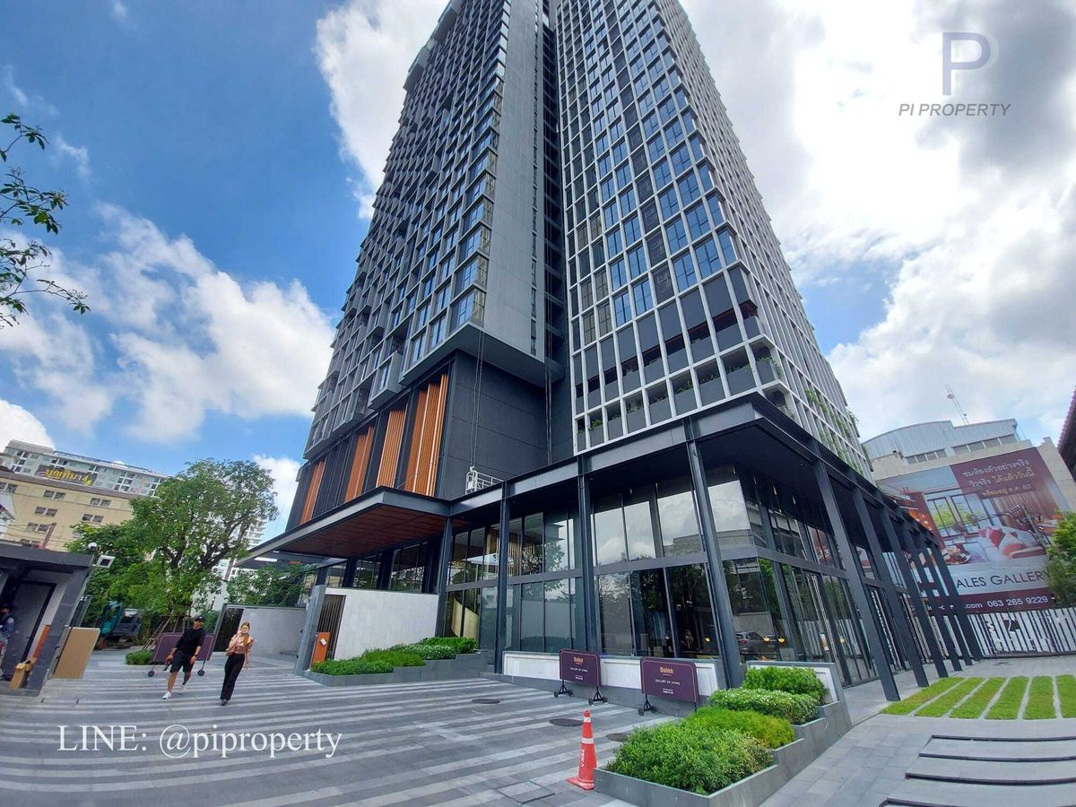 For SaleCondoOnnut, Udomsuk : Discover a fantastic opportunity to own a profitable asset in one of Bangkok's most dynamic neighborhoods. This stylish condo unit at QUINN Sukhumvit 101 offers not just a great home, but a smart investment with a proven rental income.