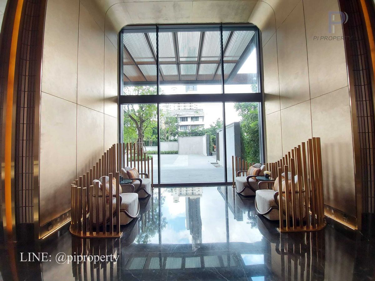 For SaleCondoOnnut, Udomsuk : Discover a fantastic opportunity to own a profitable asset in one of Bangkok's most dynamic neighborhoods. This stylish condo unit at QUINN Sukhumvit 101 offers not just a great home, but a smart investment with a proven rental income.