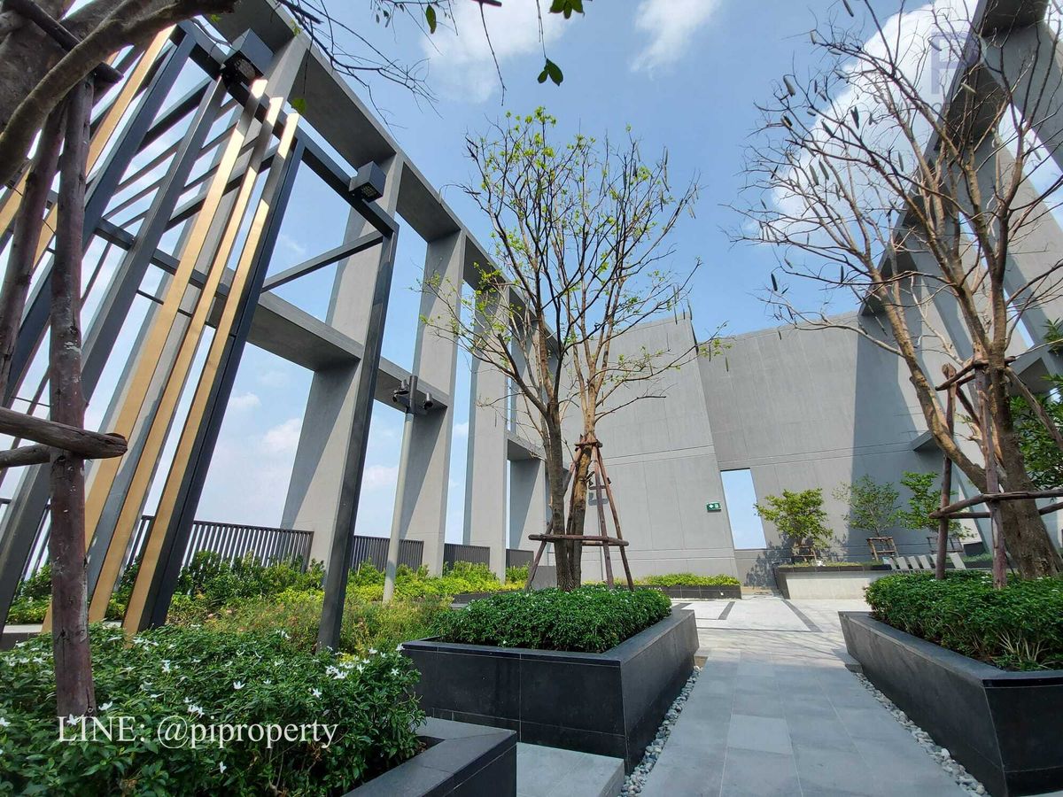 For SaleCondoOnnut, Udomsuk : Discover a fantastic opportunity to own a profitable asset in one of Bangkok's most dynamic neighborhoods. This stylish condo unit at QUINN Sukhumvit 101 offers not just a great home, but a smart investment with a proven rental income.