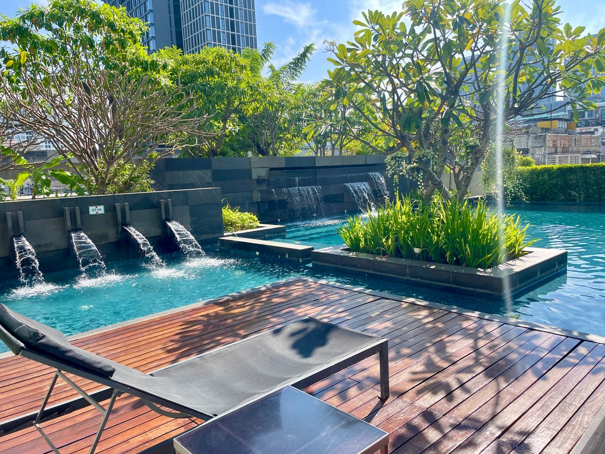 For RentCondoOnnut, Udomsuk : 🔥 For Rent the Room Sukhumvit 62 (Swimming Pool view room) next to BTS Punnawithi 0 meters.