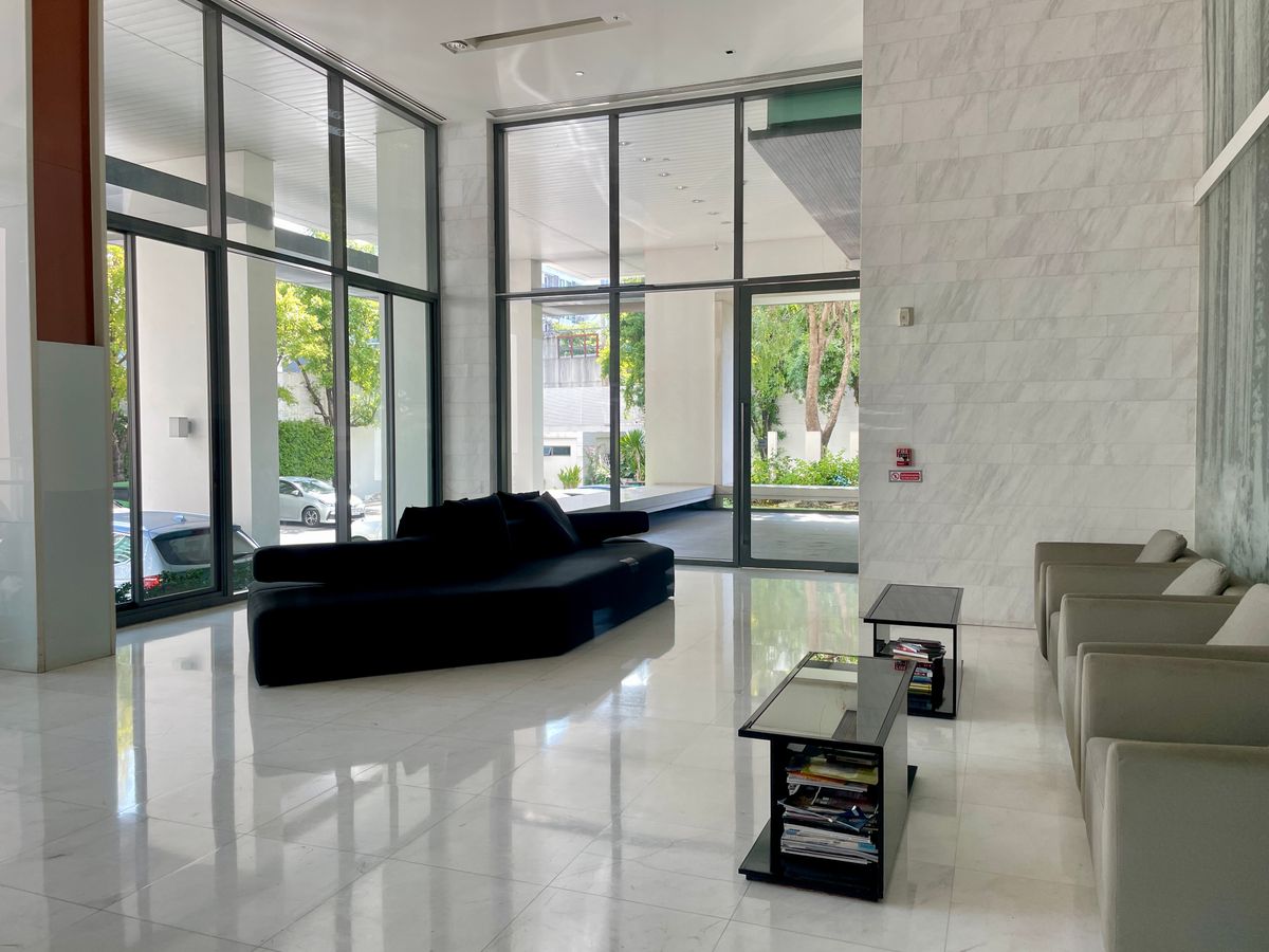 For RentCondoOnnut, Udomsuk : 🔥 For Rent the Room Sukhumvit 62 (Swimming Pool view room) next to BTS Punnawithi 0 meters.