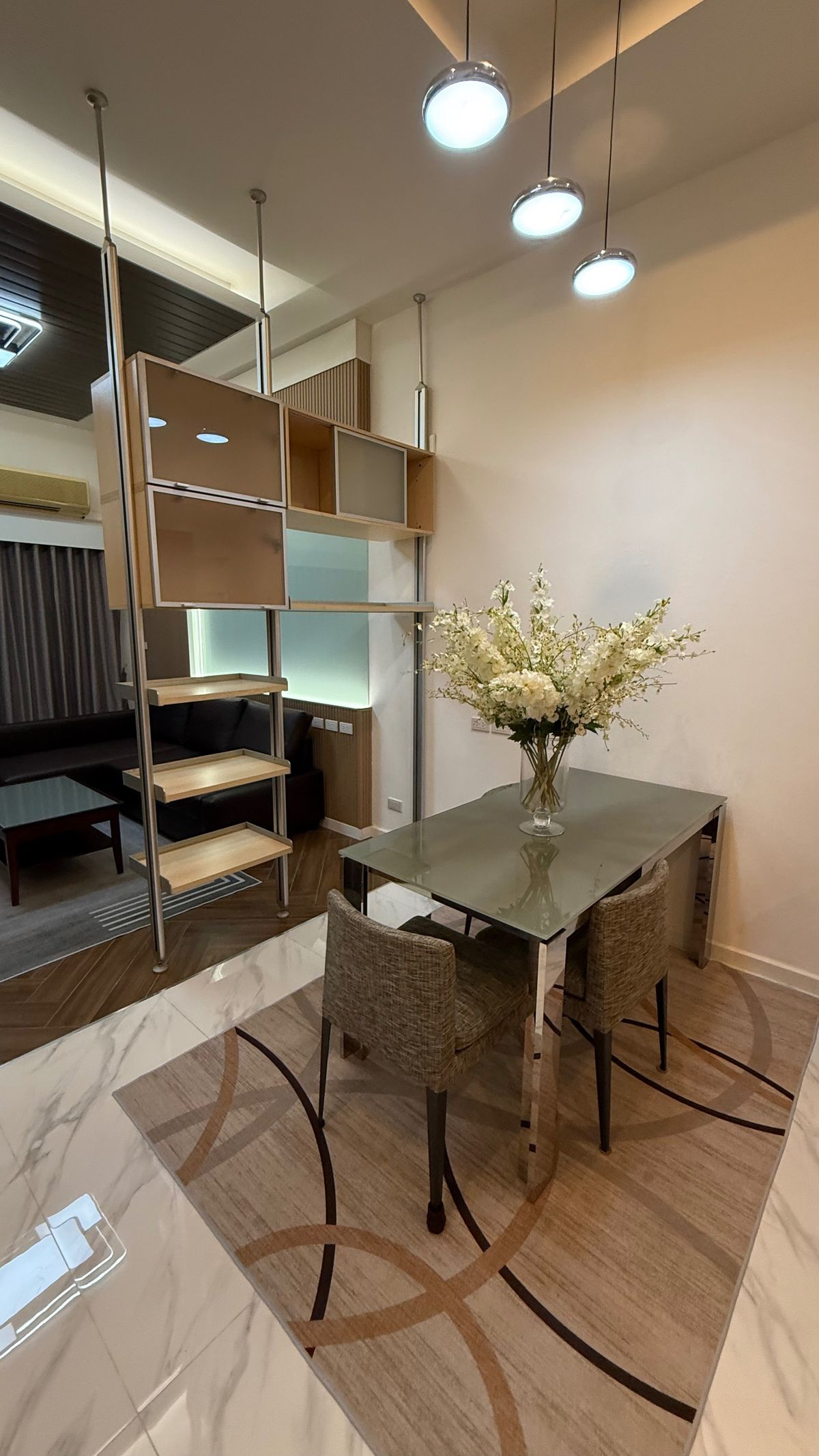 ขายคอนโดสีลม ศาลาแดง บางรัก : ขายคอนโด ติดโรงเรียนเซนโยเซฟ ติด BTS ศาลาแดง