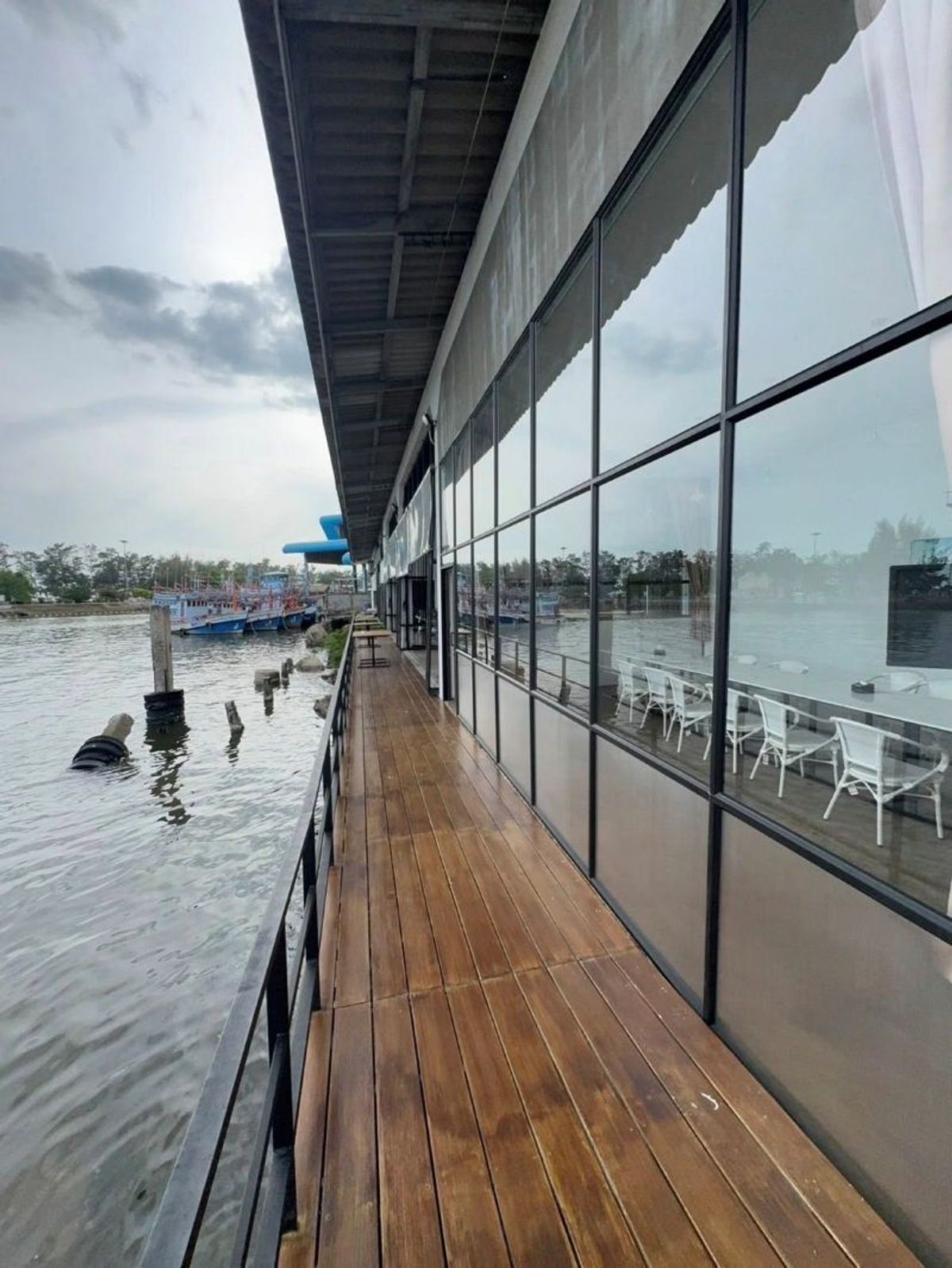 เซ้งร้านค้า/ตลาดนัดระยอง : เซ้งด่วน WINKIN Scintilla on Sea ร้านกาแฟ & ร้านอาหารริมทะเล เมืองระยอง