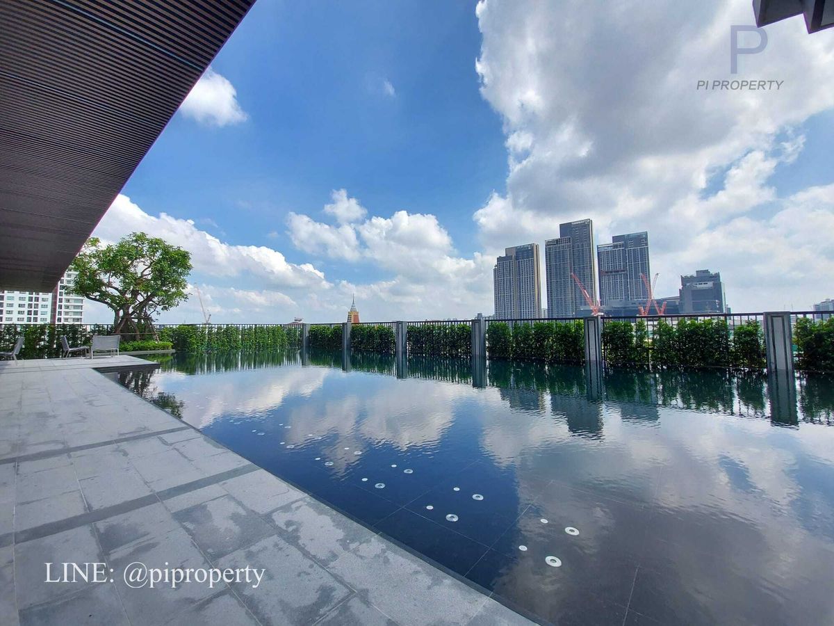 For SaleCondoOnnut, Udomsuk : Discover a fantastic opportunity to own a profitable asset in one of Bangkok's most dynamic neighborhoods. This stylish condo unit at QUINN Sukhumvit 101 offers not just a great home, but a smart investment with a proven rental income.