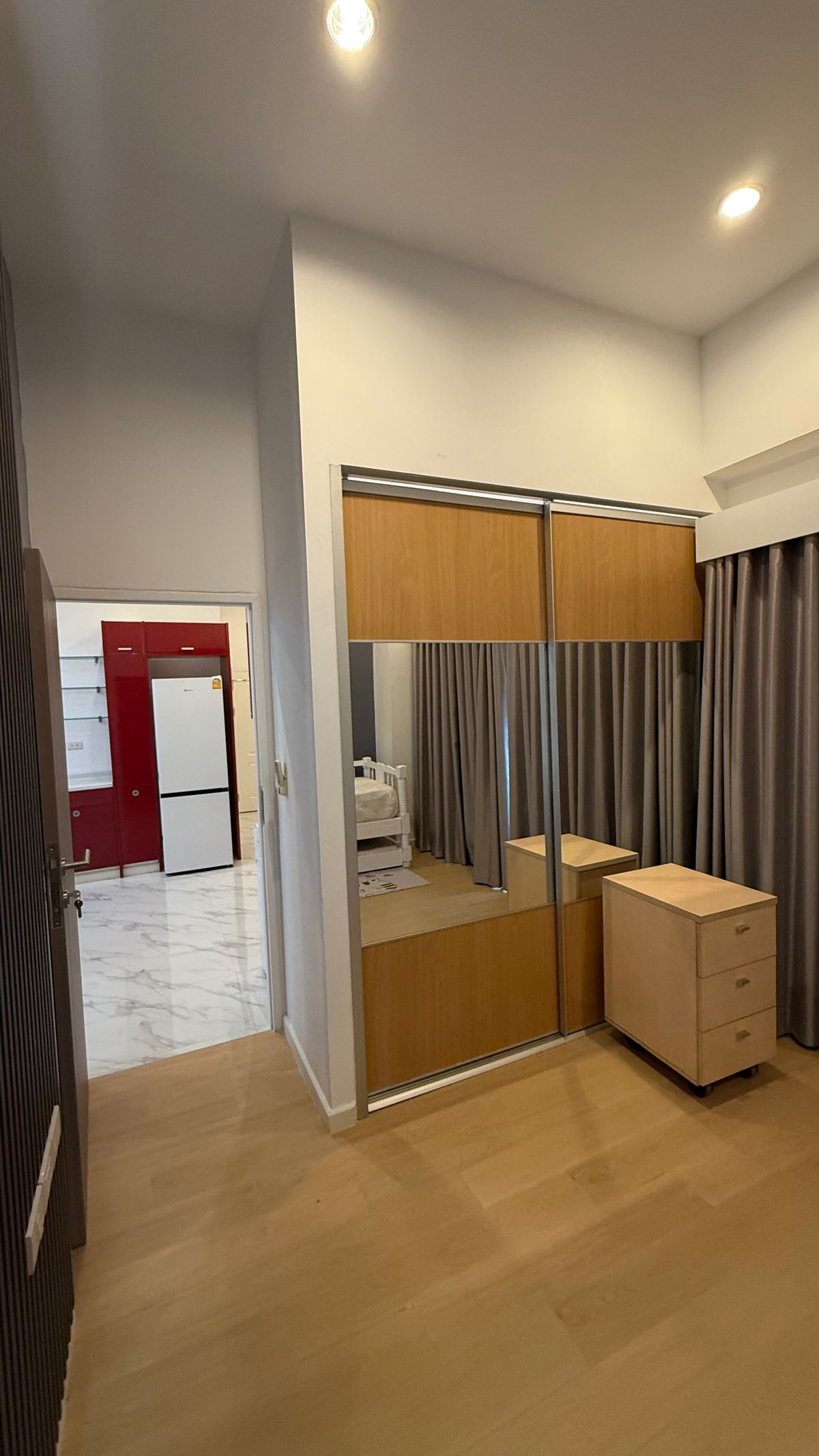 ขายคอนโดสีลม ศาลาแดง บางรัก : ขายคอนโด ติดโรงเรียนเซนโยเซฟ ติด BTS ศาลาแดง