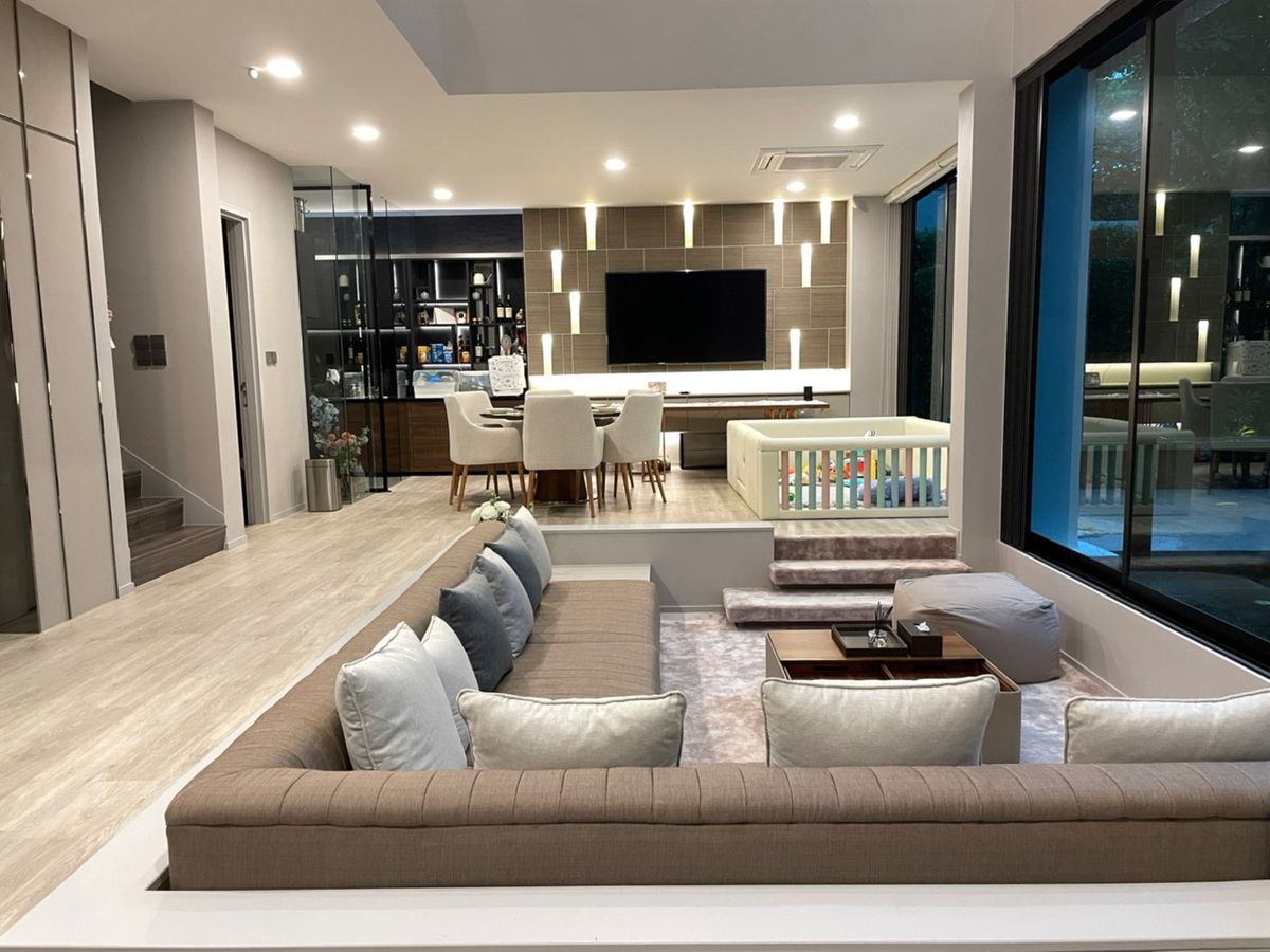For SaleHousePattanakan, Srinakarin : Nantawan Rama 9 - Srinakarin / 4 Bedrooms (Sale), Nantawan Rama 9 - Srinakarin / 4 Bedrooms (For Sale) ML031