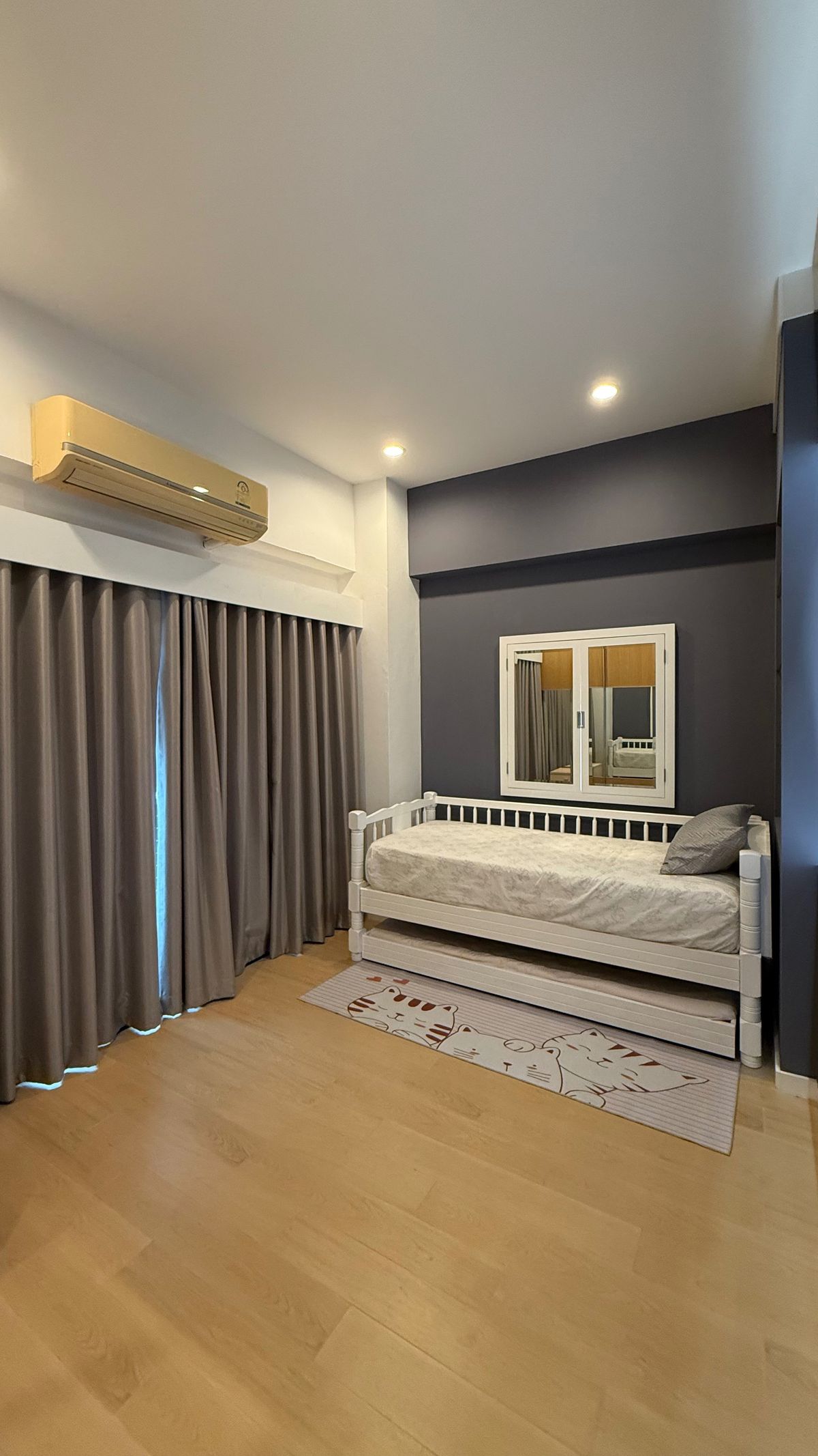 ขายคอนโดสีลม ศาลาแดง บางรัก : ขายคอนโด ติดโรงเรียนเซนโยเซฟ ติด BTS ศาลาแดง