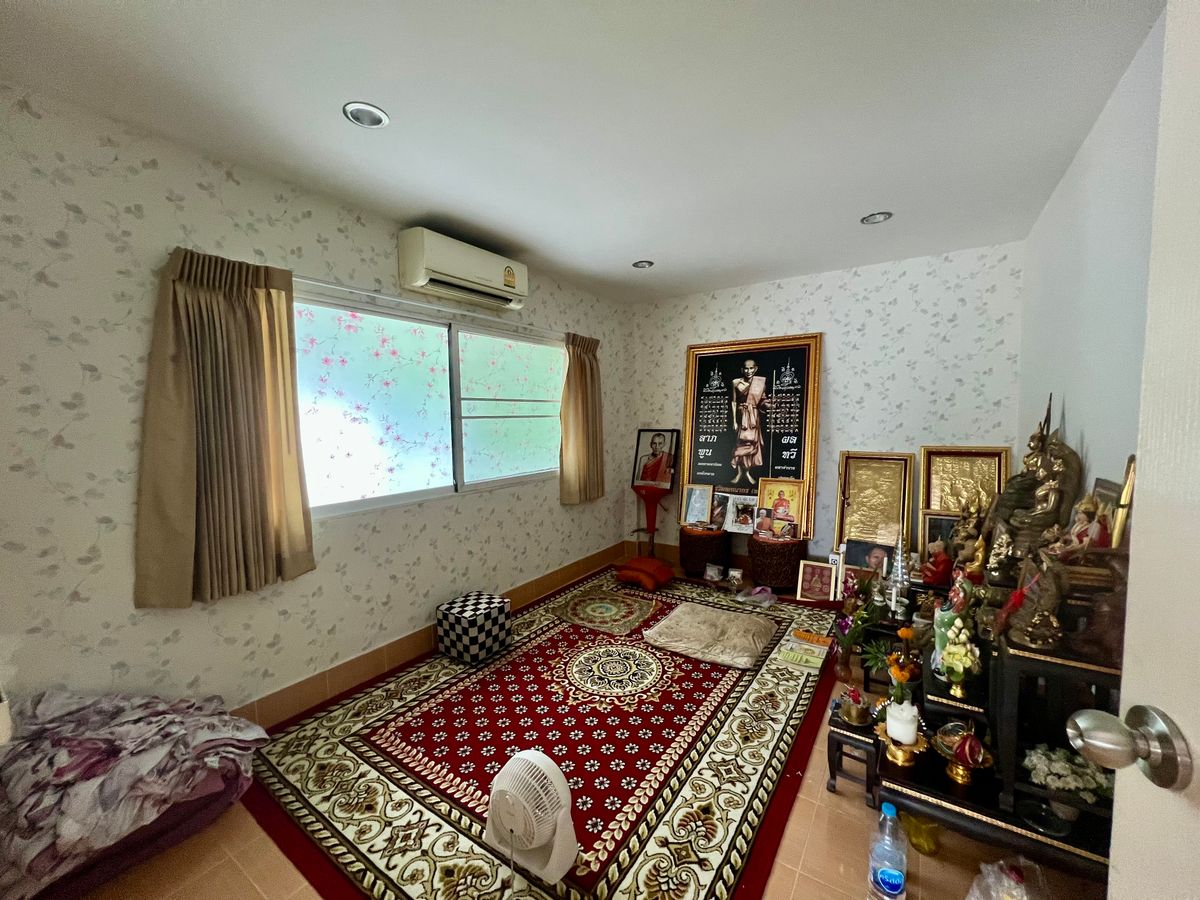 ขายบ้านเกษตร นวมินทร์ ลาดปลาเค้า : ขายบ้านเดี่ยว 3 ชั้น ทำเลทองสุคนธสวัสดิ์ พร้อมพื้นที่สวนขนาดใหญ่ เหมาะสำหรับครอบครัวใหญ่ ใกล้โรงเรียนสตรีวิทยา 2 และสิ่งอำนวยความสะดวกครบครัน