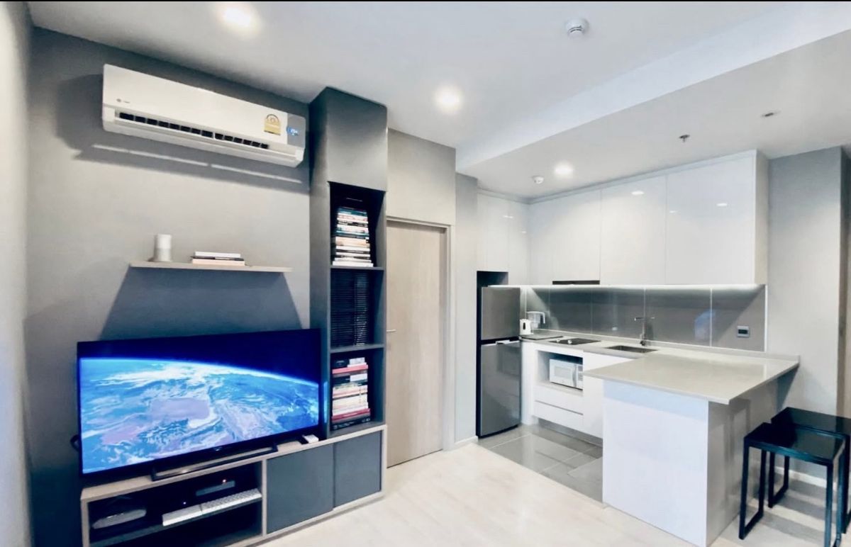 For SaleCondoSukhumvit, Asoke, Thonglor : Urgent sale‼ ️M Thonglor 10 rooms, a 36 SQ.M 1 Bed 1 Bath, only 5.25 mb !! Contact 086-795-9997