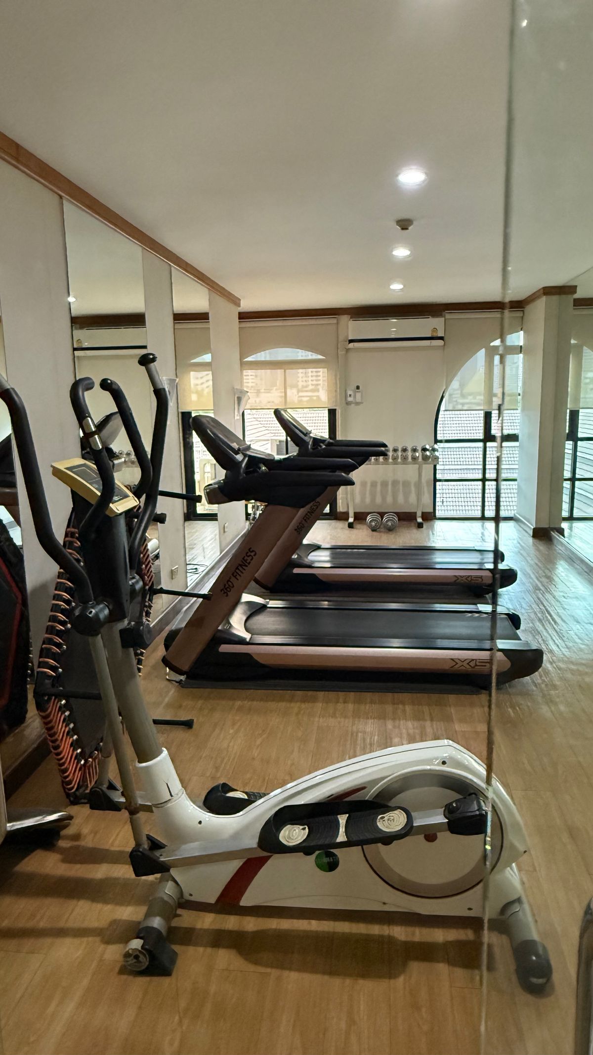 ขายคอนโดสีลม ศาลาแดง บางรัก : ขายคอนโด ติดโรงเรียนเซนโยเซฟ ติด BTS ศาลาแดง