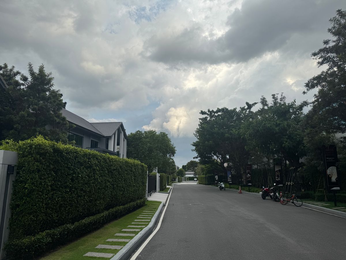 ขายบ้านพระราม 5 ราชพฤกษ์ บางกรวย : Bangkok Boulevard Signature Rama 5 บ้านตัวอย่าง ตบแต่งพร้อมเข้าอยู่ มีเครื่องปรับอากาศทุกห้อง