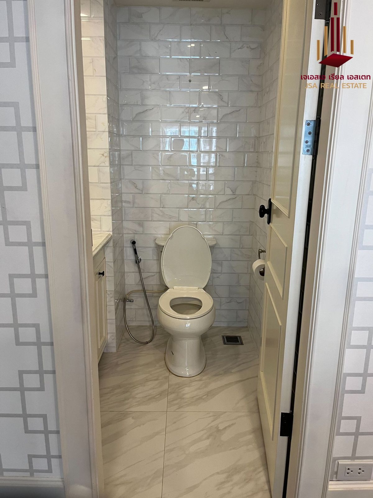 ให้เช่าคอนโดวิทยุ ชิดลม หลังสวน : ✨ For Rent: Somkid Gardens Condo ✨  💰 Only 85,000 THB/month