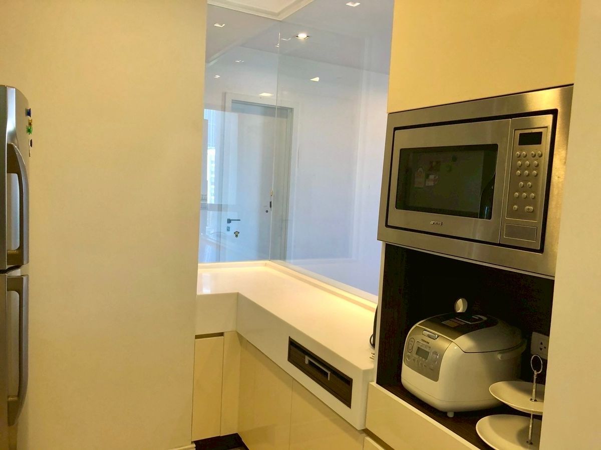 For RentCondoOnnut, Udomsuk : 🔥 For Rent the Room Sukhumvit 62 (Swimming Pool view room) next to BTS Punnawithi 0 meters.