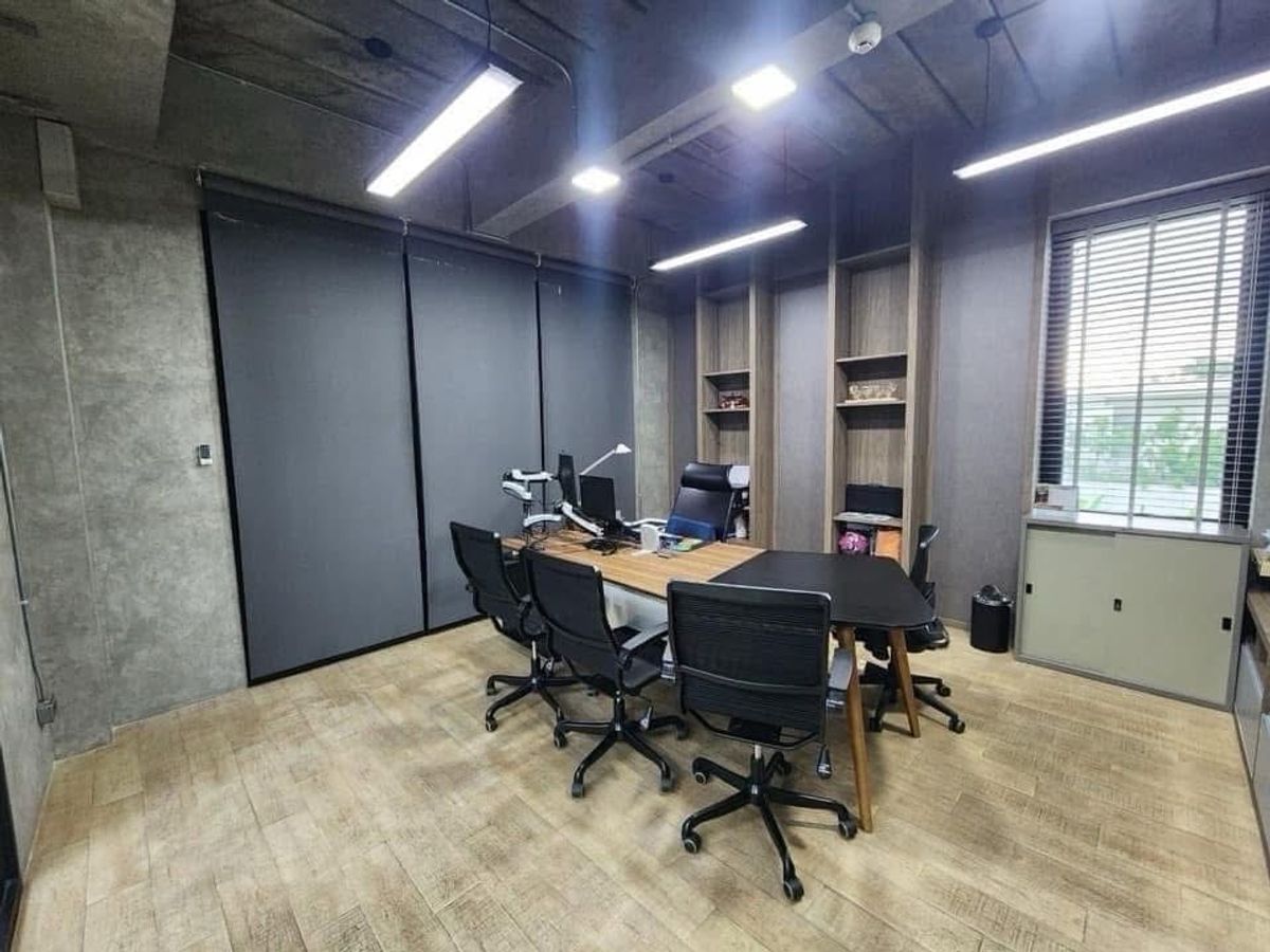 ขายสำนักงานนวมินทร์ รามอินทรา : 📌ขายด่วน ‼️อาคารสำนักงาน 4 ชั้น สุขาภิบาล 5 ขนาด 995 Sq.m (296 Sq.wa) ลดพิเศษเหลือเพียง 39 MB !! ติดต่อ 086-795-9997 จิมมี่