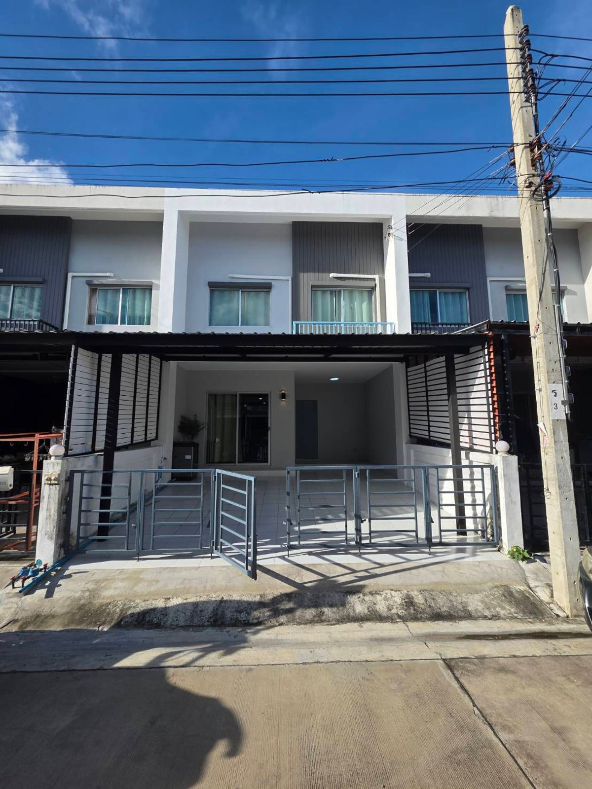 For RentTownhomeRama 2, Bang Khun Thian : Rent a townhome, Habit Town, Tha Kham - Rama 2, near Lotus Rama 2, only 10 minutes.