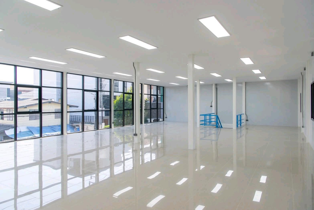 For RentWarehouseOnnut, Udomsuk : 🏢 Rent/sell Office + Warehouse in the heart of Sukhumvit Soi Punnawithi 29