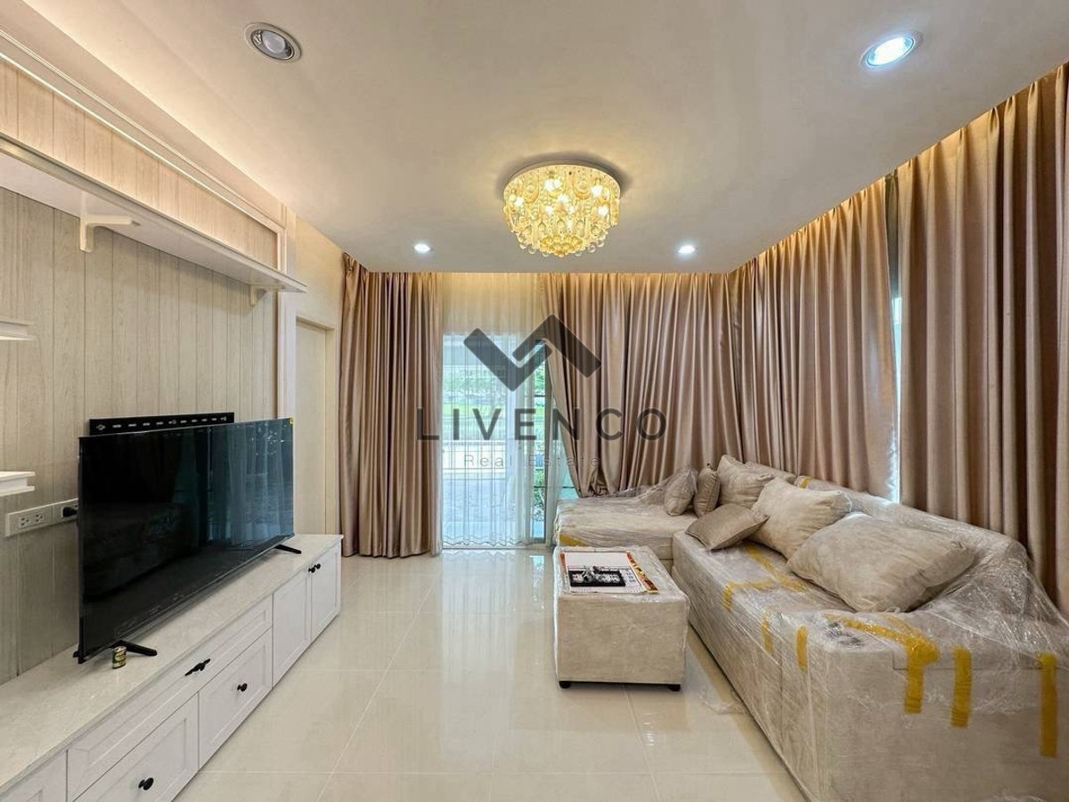 For SaleHousePhutthamonthon, Salaya : House for sale, front garden view, 1 house at the best price right now. Villaggio Pinklao - Salaya2-story detached house (LVC010009)