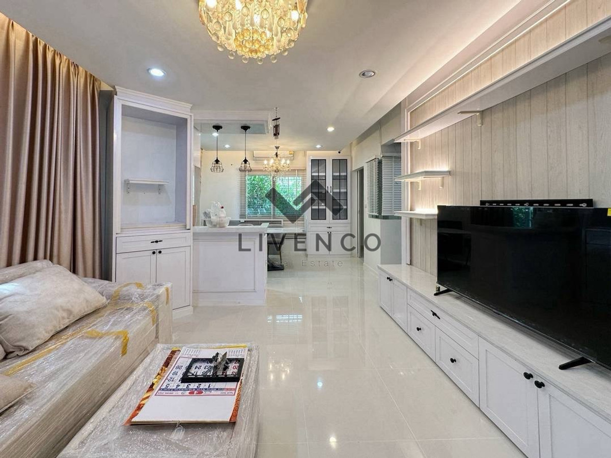 For SaleHousePhutthamonthon, Salaya : House for sale, front garden view, 1 house at the best price right now. Villaggio Pinklao - Salaya2-story detached house (LVC010009)