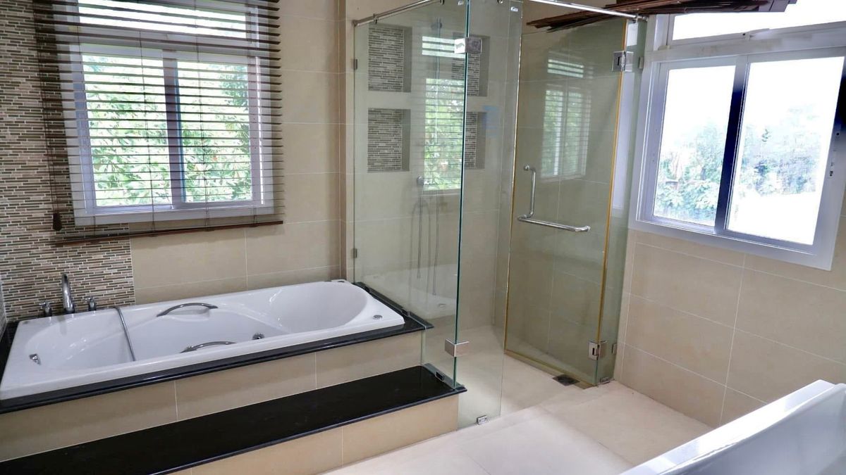 HousePattanakan, Srinakarin : Luxury detached house, Grand Bangkok Boulevard Rama 9 - Srinakarin (Krungthep Kreetha)