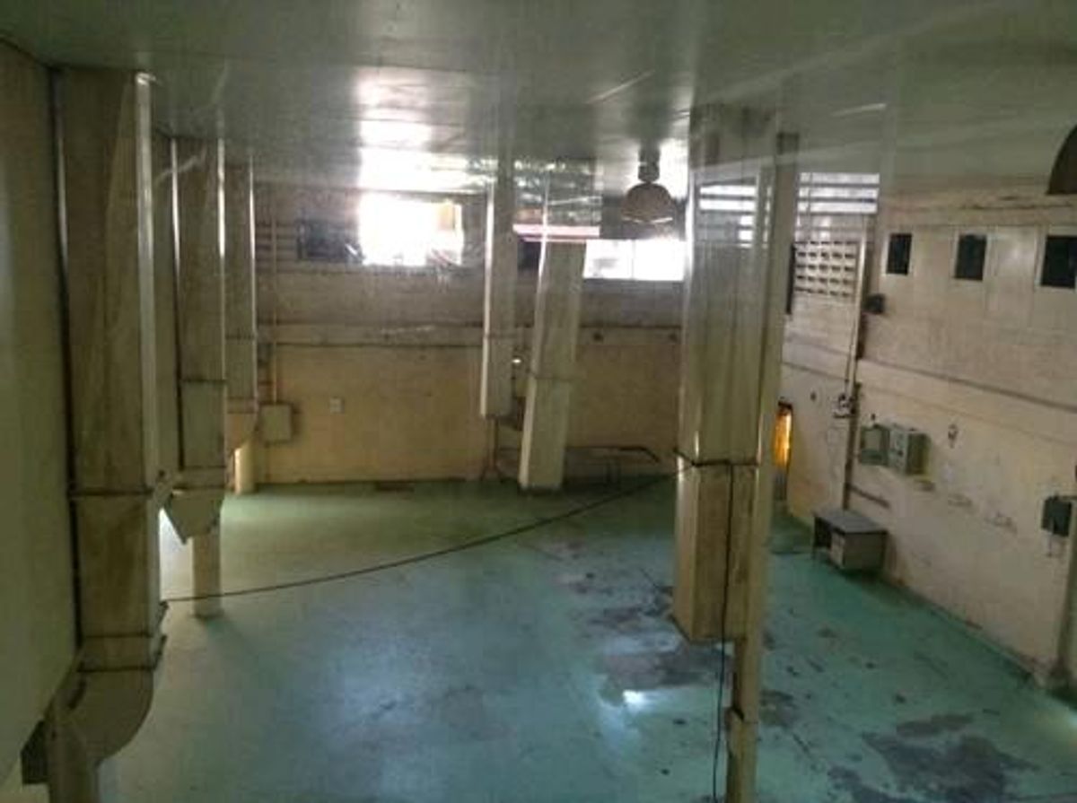 For SaleFactoryRathburana, Suksawat : Old factory for sale in the area of ​​1 rai than Suksawat 30, urgent 40 million.