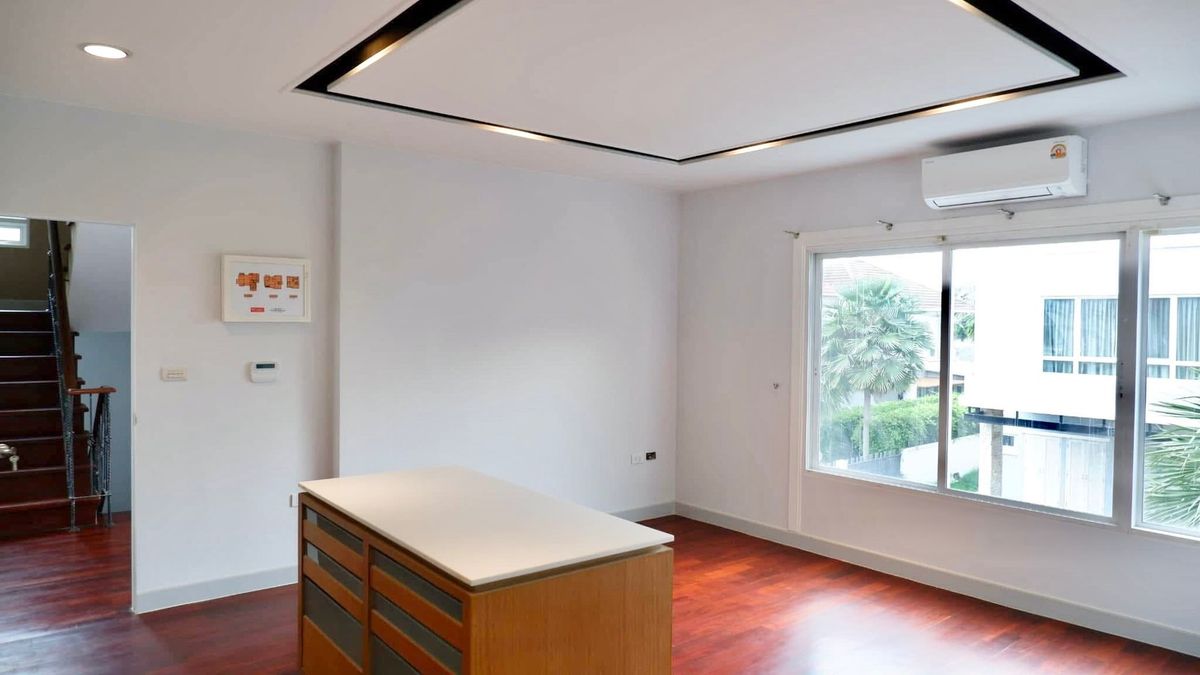 HousePattanakan, Srinakarin : Luxury detached house, Grand Bangkok Boulevard Rama 9 - Srinakarin (Krungthep Kreetha)