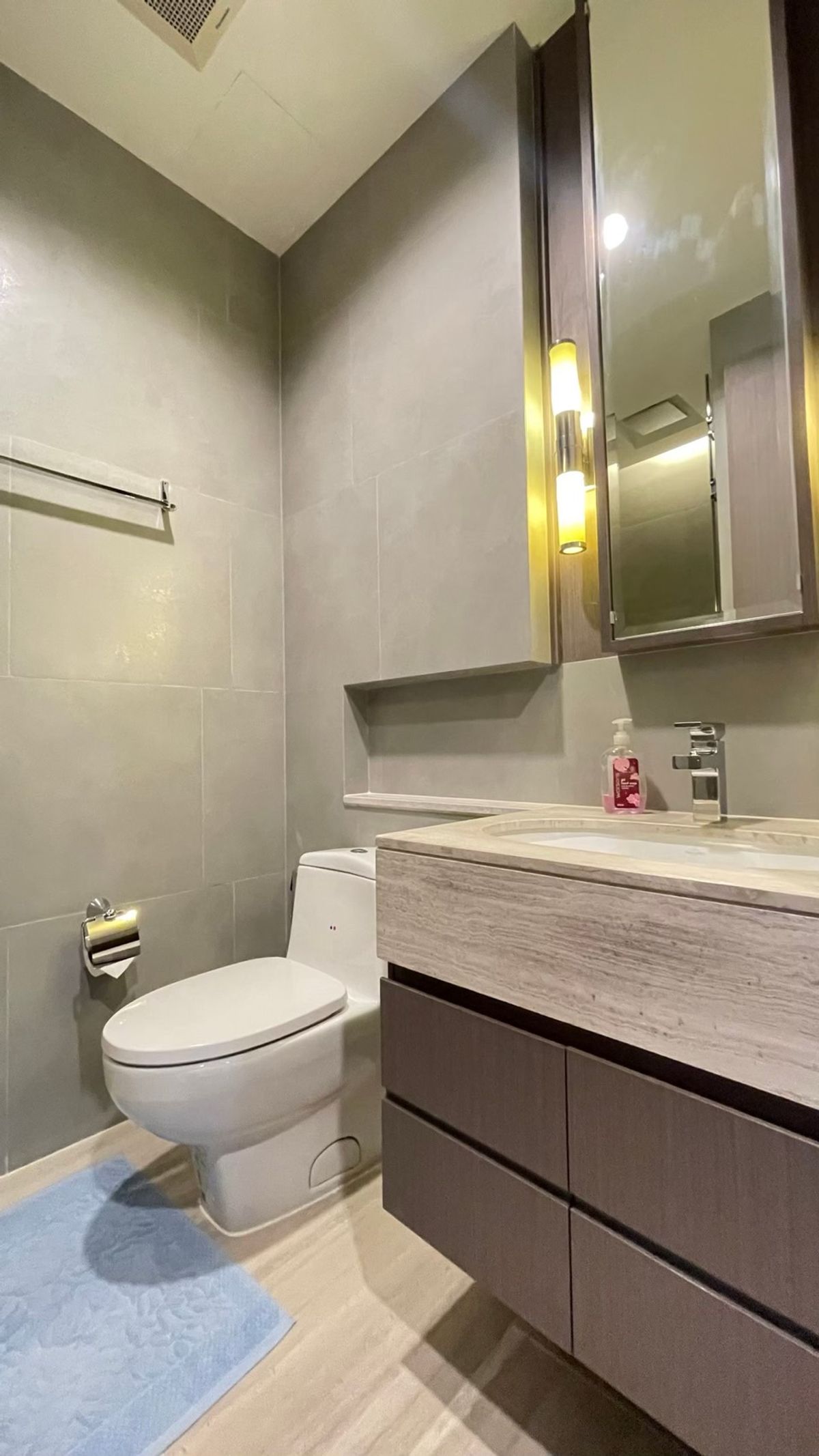 ให้เช่าคอนโดสาทร นราธิวาส : ให้เช่าคอนโด The Diplomat สาทร เฟอร์นิเจอร์ครบ (S03-2131)