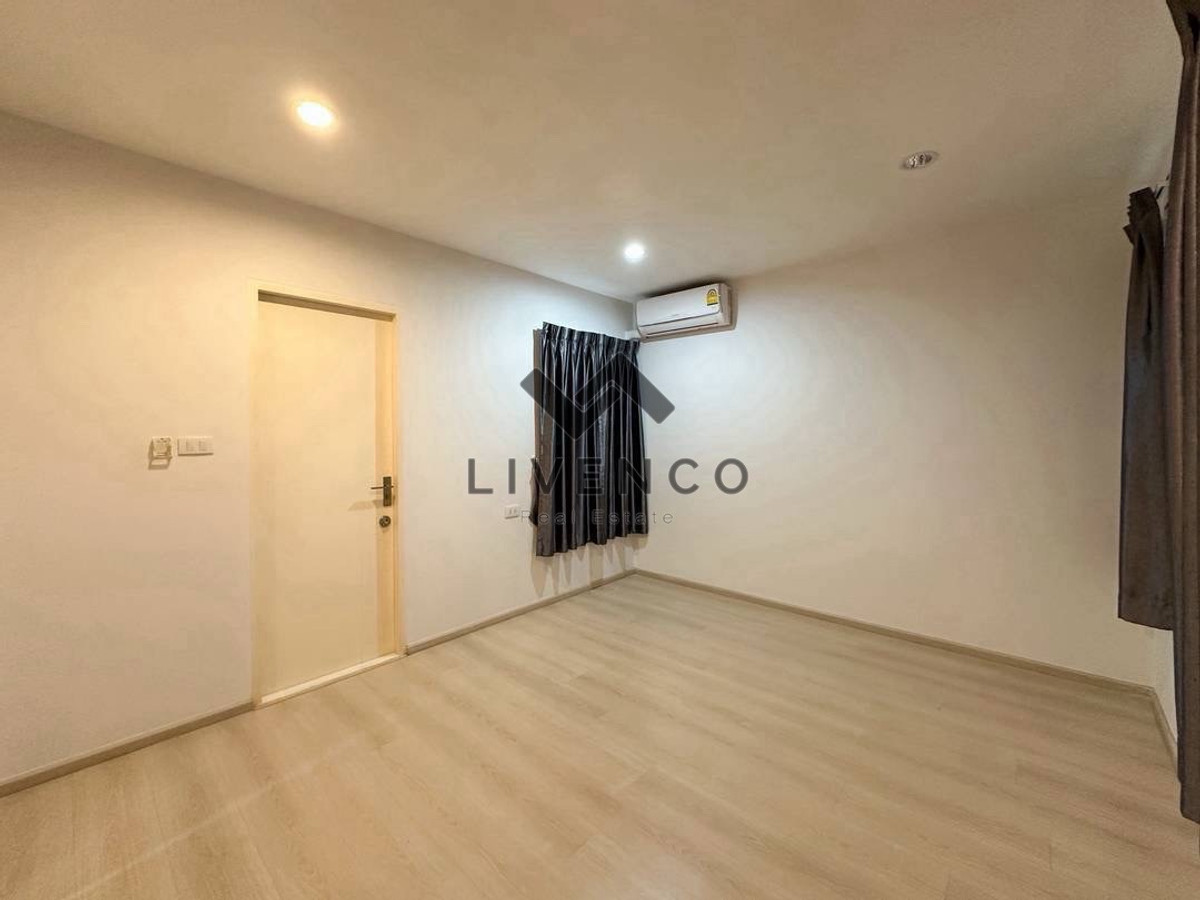 For SaleHousePhutthamonthon, Salaya : House for sale, front garden view, 1 house at the best price right now. Villaggio Pinklao - Salaya2-story detached house (LVC010009)