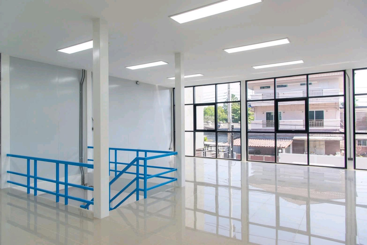 For RentWarehouseOnnut, Udomsuk : 🏢 Rent/sell Office + Warehouse in the heart of Sukhumvit Soi Punnawithi 29