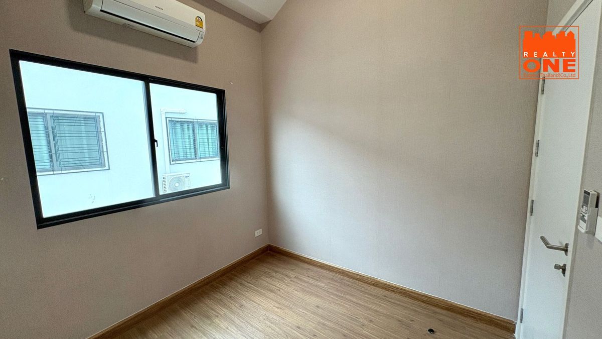 ขายทาวน์โฮมมีนบุรี-ร่มเกล้า : ขายบ้าน พฤกษาวิลล์ กรุงเทพกรีฑา วงแหวน 30.2 ตารางวา หลังมุม 4 ห้องนอน 