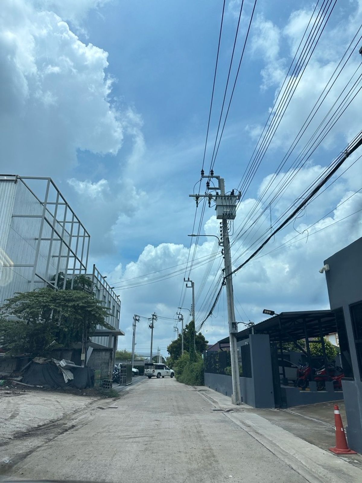 ขายที่ดินเกษตร นวมินทร์ ลาดปลาเค้า : ขานที่ดินขนาด 300 ตาราวา ทำเลซอยนวลจันทร์ 56 รามอินทรา ประดิษฐ์มนูธรรม เหมาะสำหรับทำออฟฟิศหรือที่อยู่อาศัยสถานที่จัดเลี้ยง สถานที่พร้อมใช้