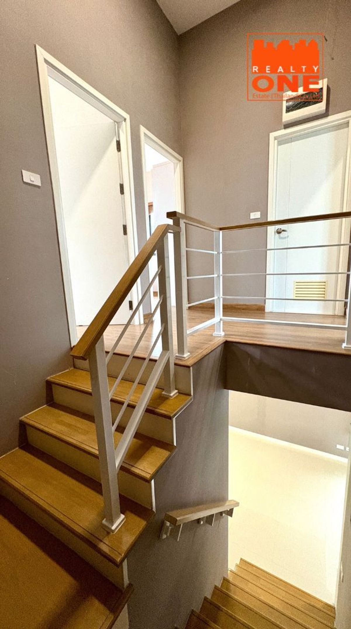 ขายทาวน์โฮมมีนบุรี-ร่มเกล้า : ขายบ้าน พฤกษาวิลล์ กรุงเทพกรีฑา วงแหวน 30.2 ตารางวา หลังมุม 4 ห้องนอน 