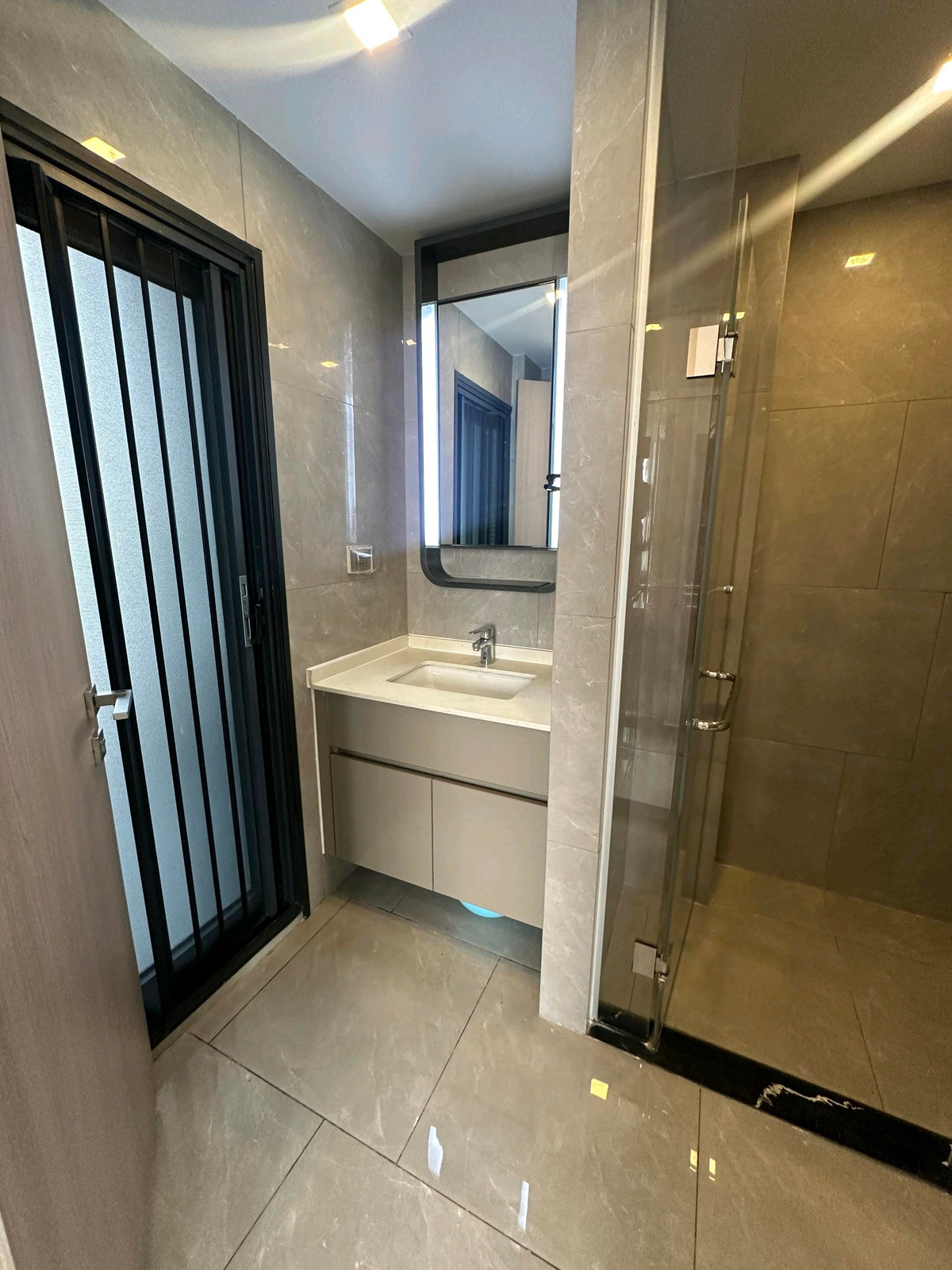 For SaleCondoRama9, Petchburi, RCA : 📍 One9Five Asoke-Rama 9 (FQ)