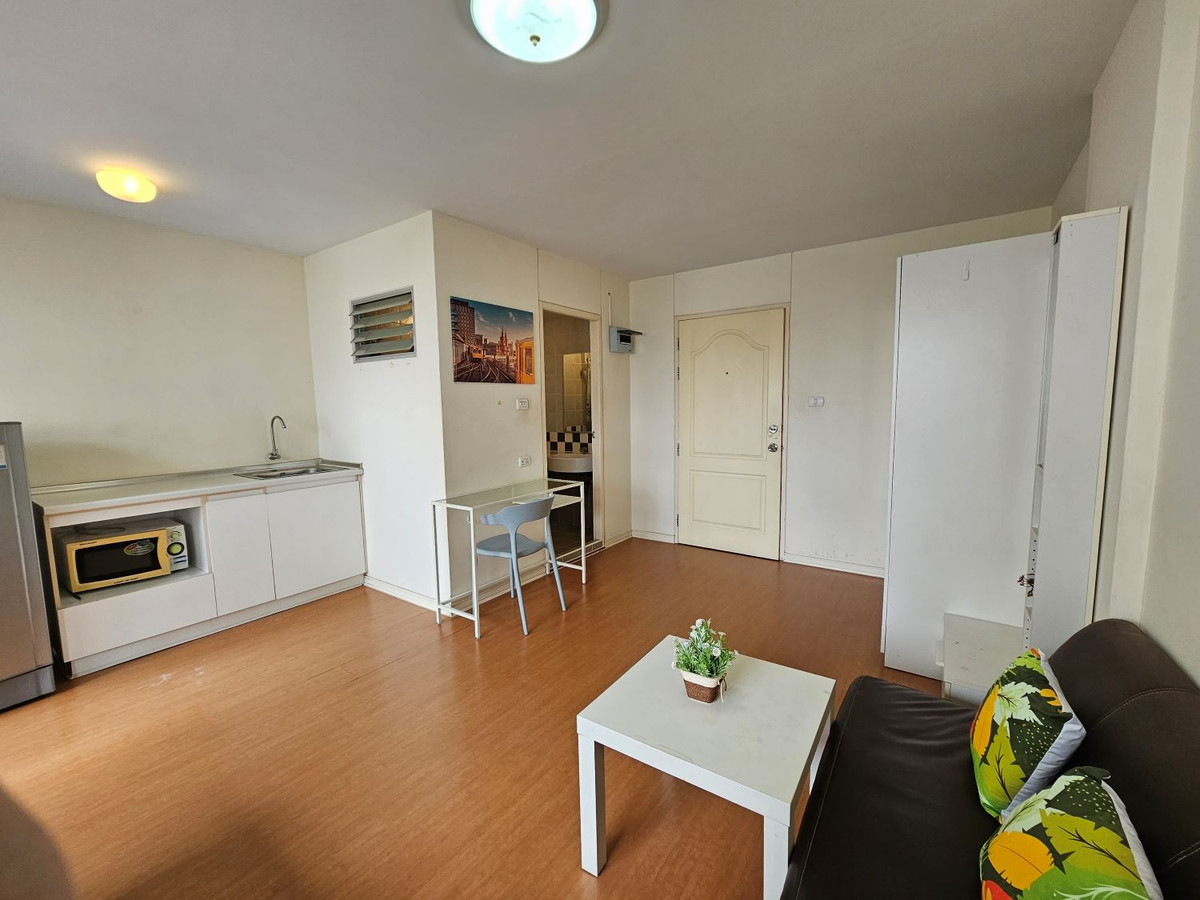 ให้เช่าคอนโดรัตนาธิเบศร์ สนามบินน้ำ พระนั่งเกล้า : ให้เช่าลุมพินีคอนโดทาวน์ รัตนาธิเบศร์ สตูดิโอ 25 ตรม. ชั้น 4 อาคาร D2 เฟอร์นิเจอร์ครบ การเดินทางสะดวก พร้อมอยู่ Lumpini Condo Town Rattanathibet For Rent