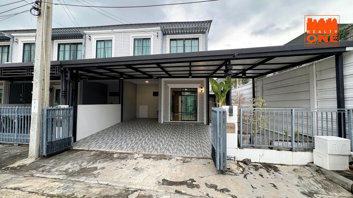 ขายทาวน์โฮมมีนบุรี-ร่มเกล้า : ขายบ้าน พฤกษาวิลล์ กรุงเทพกรีฑา วงแหวน 30.2 ตารางวา หลังมุม 4 ห้องนอน 