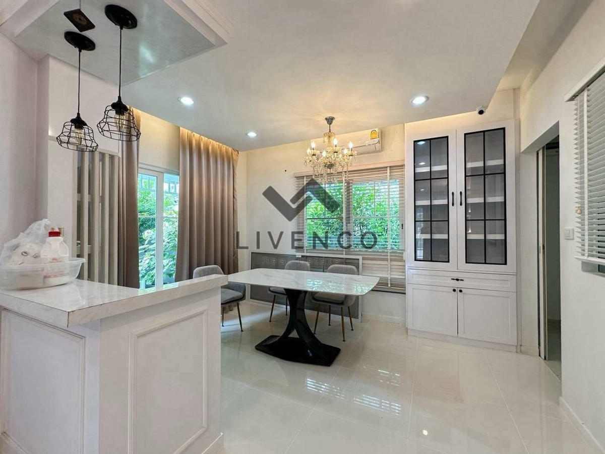 For SaleHousePhutthamonthon, Salaya : House for sale, front garden view, 1 house at the best price right now. Villaggio Pinklao - Salaya2-story detached house (LVC010009)