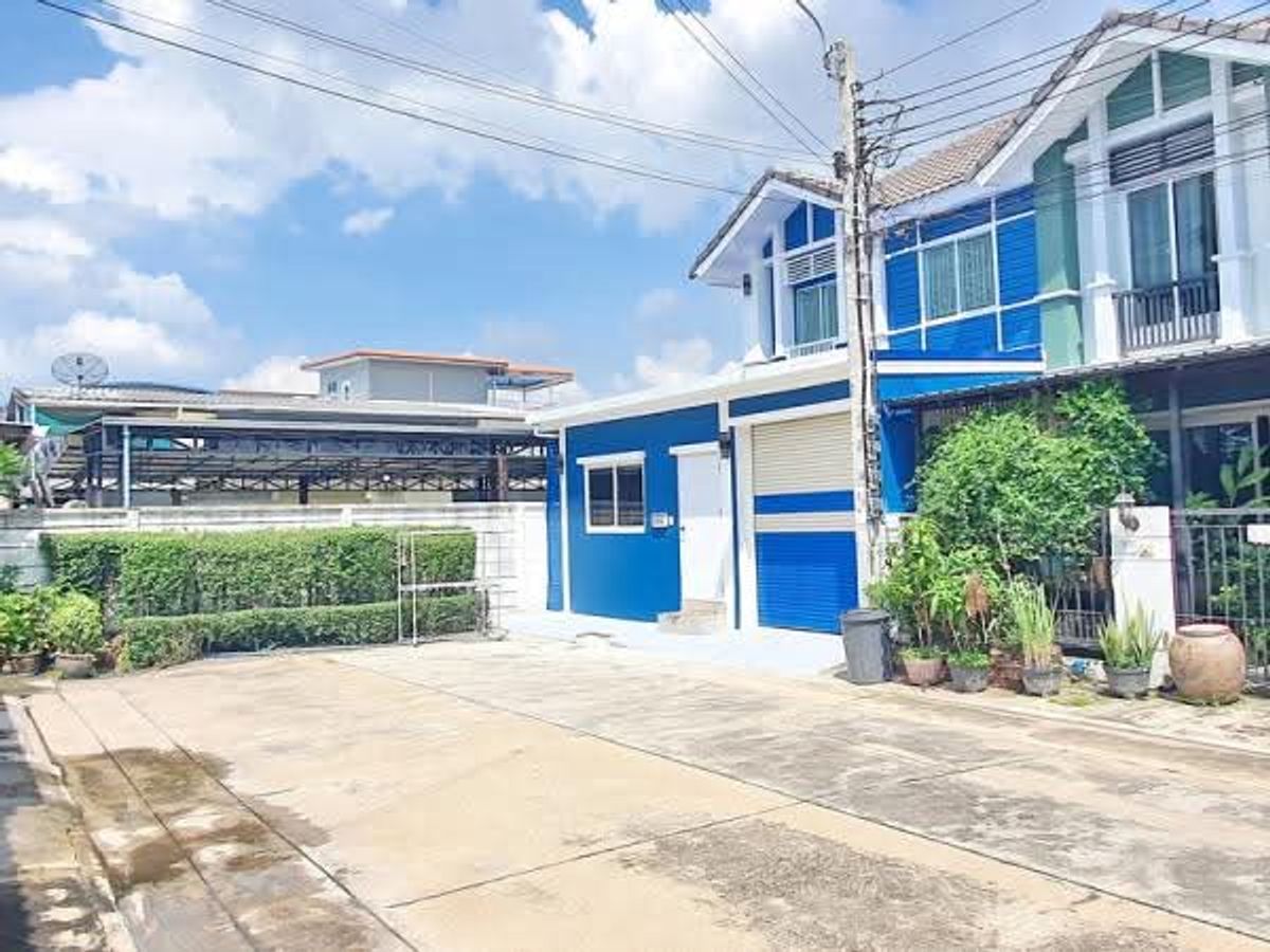 For RentTownhomeRama 2, Bang Khun Thian : Rent a townhouse, Pruksa Wisual 53/1 Sakae Ngam 14, after the whole renovated corner