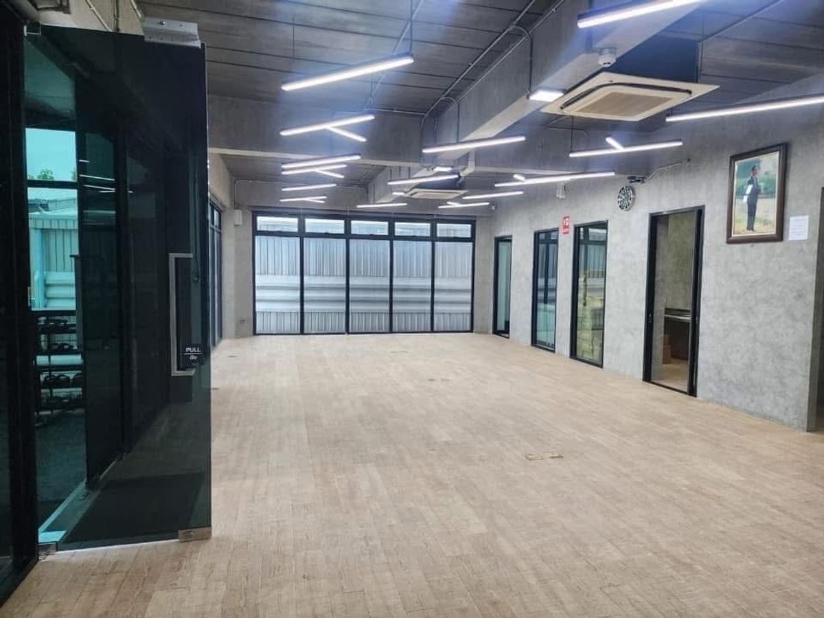 ขายสำนักงานนวมินทร์ รามอินทรา : 📌ขายด่วน ‼️อาคารสำนักงาน 4 ชั้น สุขาภิบาล 5 ขนาด 995 Sq.m (296 Sq.wa) ลดพิเศษเหลือเพียง 39 MB !! ติดต่อ 086-795-9997 จิมมี่