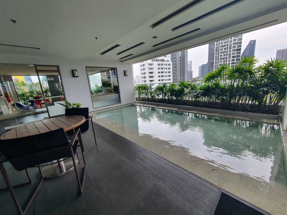 ขายคอนโดสุขุมวิท อโศก ทองหล่อ : Aequa Sukhumvit 49 / คอนโดหรู เลี้ยงสัตว์ได้ ใกล้ BTS พร้อมพงษ์ , ทองหล่อ / 2 ห้องนอน 118 ตร.ม. โทร 0937890899