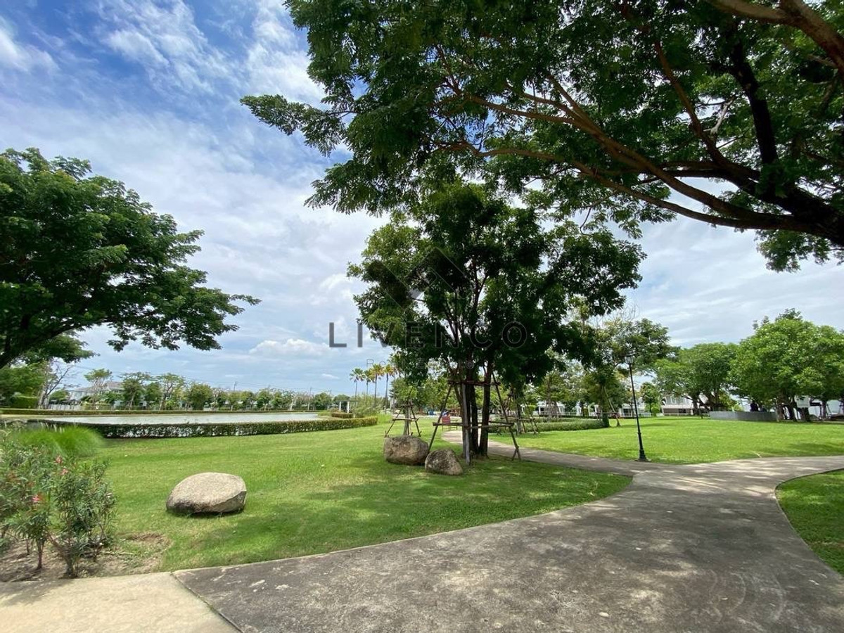 For SaleHousePhutthamonthon, Salaya : House for sale, front garden view, 1 house at the best price right now. Villaggio Pinklao - Salaya2-story detached house (LVC010009)