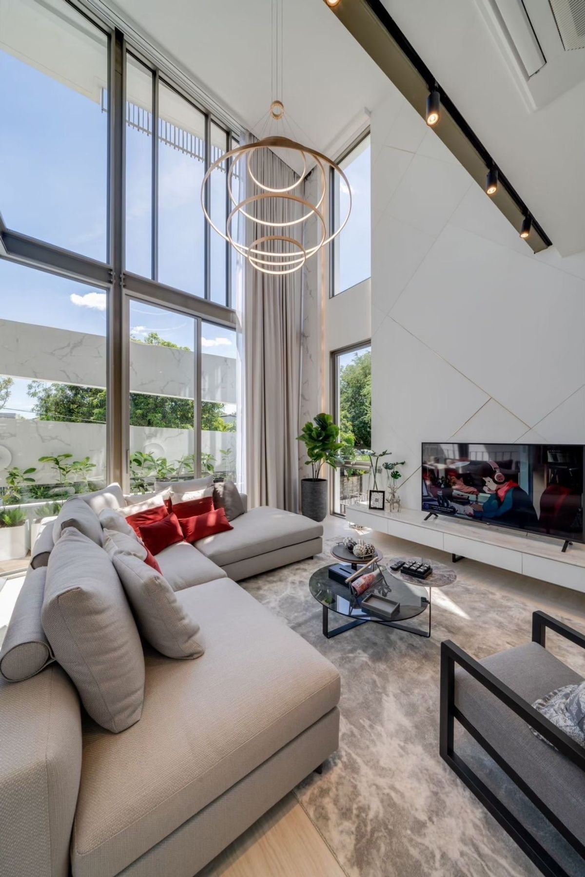 For SaleTownhomeLadprao, Central Ladprao :  🔥 ขายด่วน 🔥  บ้านหรู  บ้านสวย หลังสุดท้าย  พร้อมลิฟต์ส่วนตัว