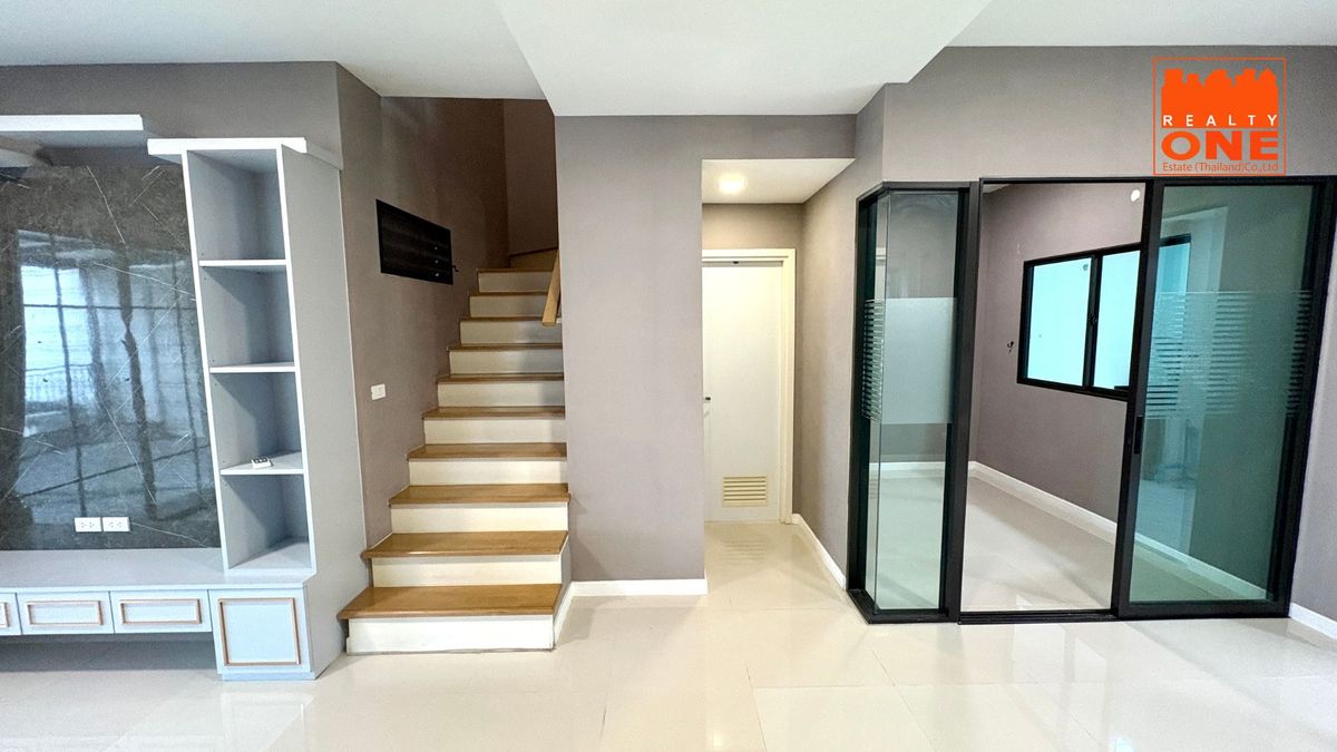 ขายทาวน์โฮมมีนบุรี-ร่มเกล้า : ขายบ้าน พฤกษาวิลล์ กรุงเทพกรีฑา วงแหวน 30.2 ตารางวา หลังมุม 4 ห้องนอน 