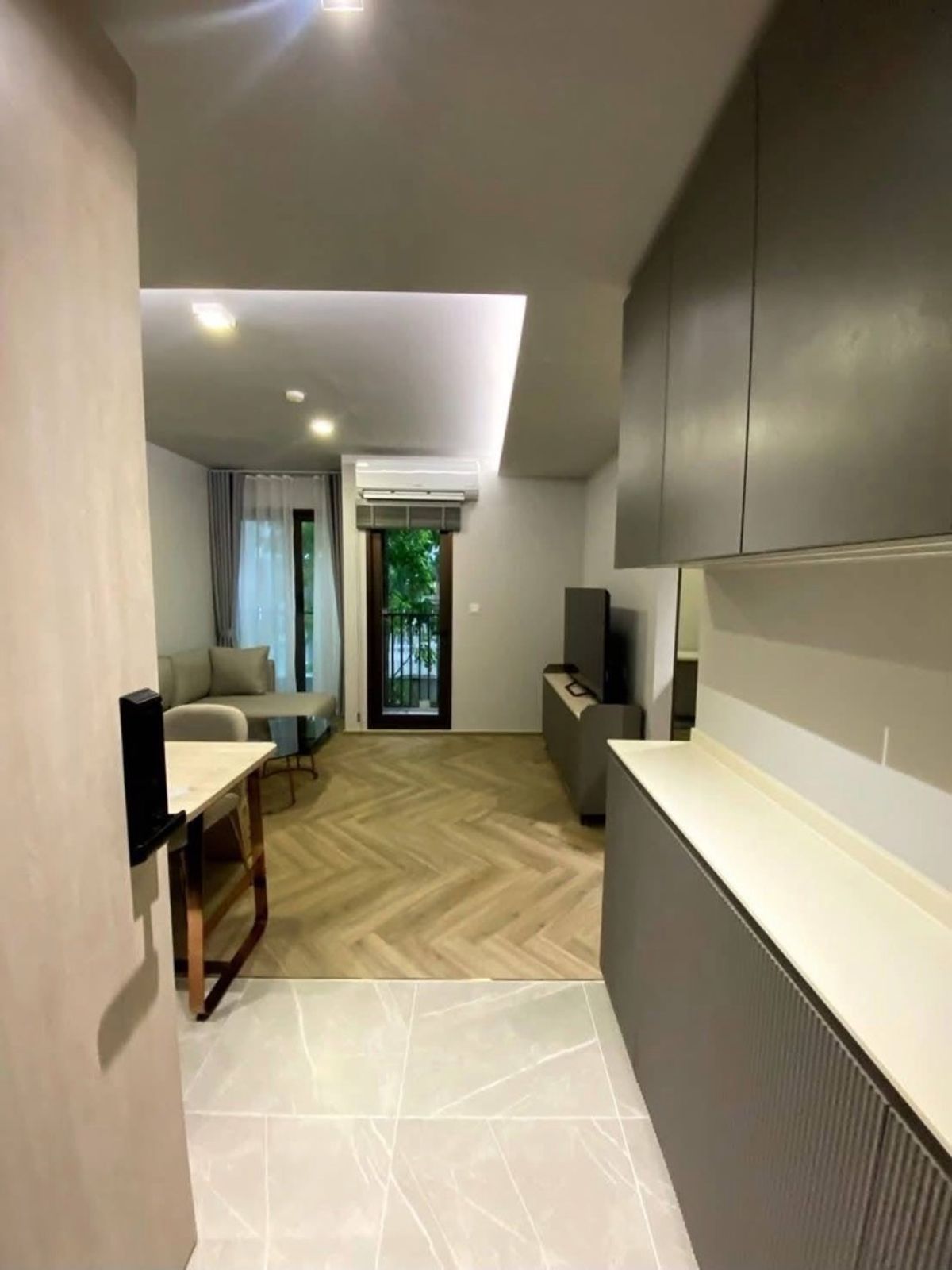 For RentCondoSukhumvit, Asoke, Thonglor : Chapter Thonglor 25 ✨ New corner room, pond view, near BTS Thonglor, ready!