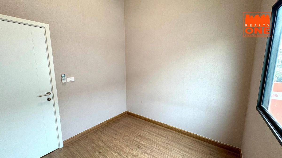 ขายทาวน์โฮมมีนบุรี-ร่มเกล้า : ขายบ้าน พฤกษาวิลล์ กรุงเทพกรีฑา วงแหวน 30.2 ตารางวา หลังมุม 4 ห้องนอน 